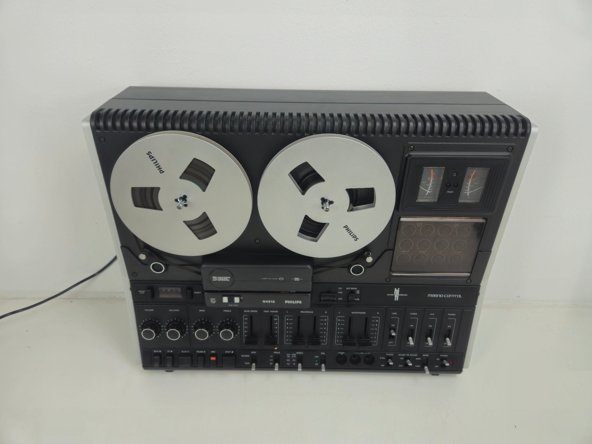 Philips - 4515 Stereo Tape Recorder - New belts - Dust cover