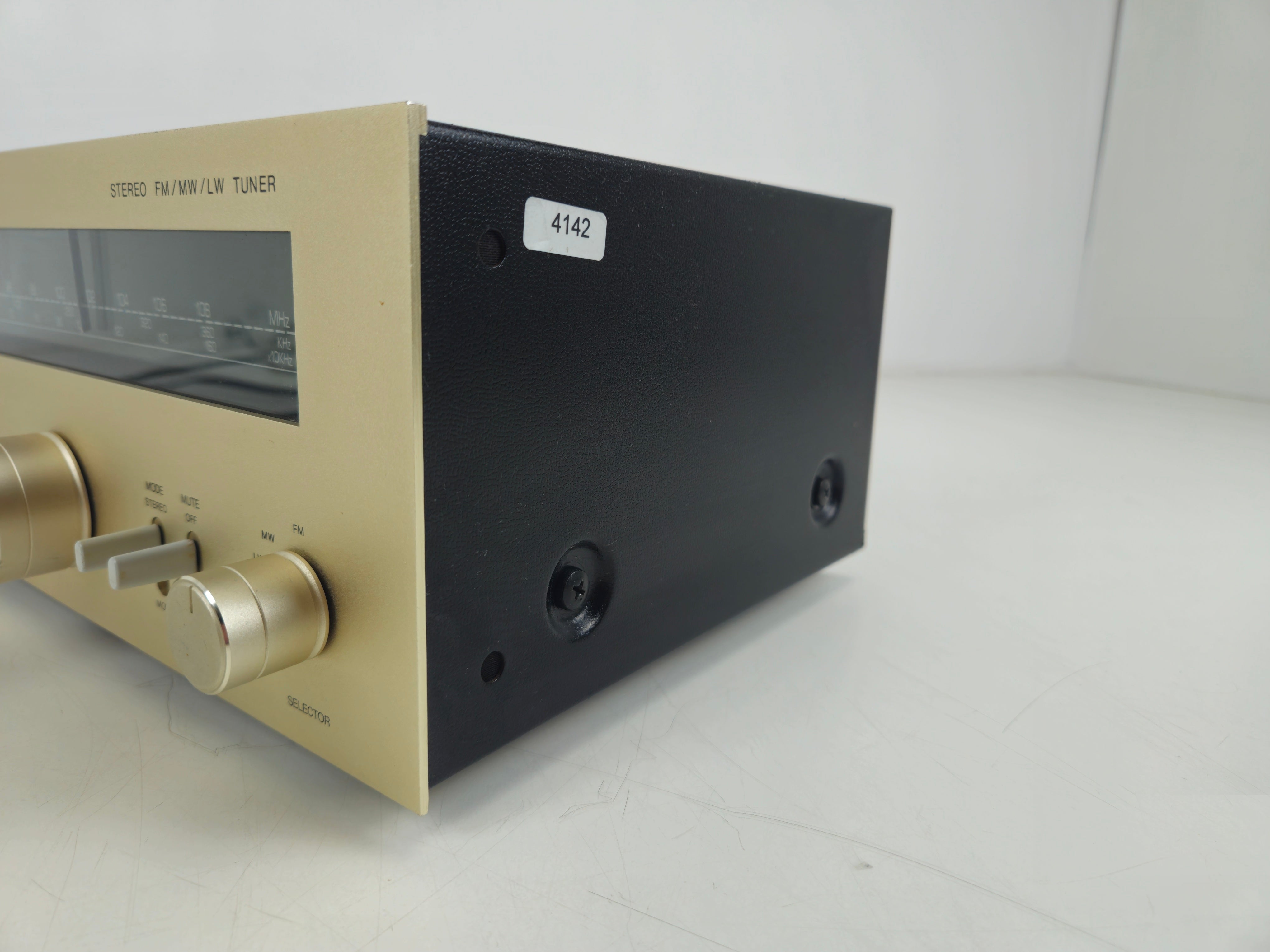 Barco - CT2100 - Stereo FM/MW/LW Tuner
