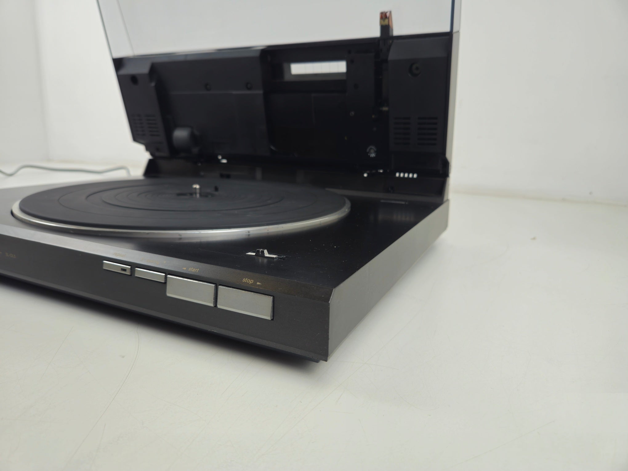 Technics - SL-DL5 -  Direct-Drive Fully-Automatic Linear Tracking Turntable