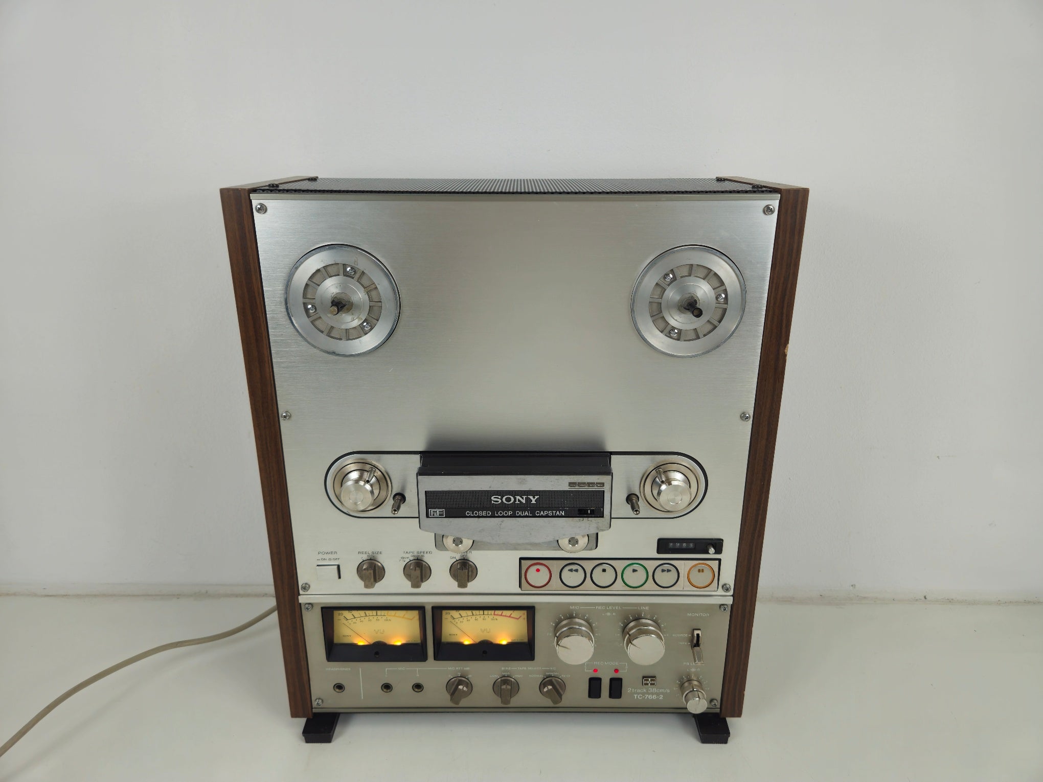 Sony - TC-766-2 - 19/38 cms  - Stereo Tape Deck - 2 Track HS - Serviced/Recapped