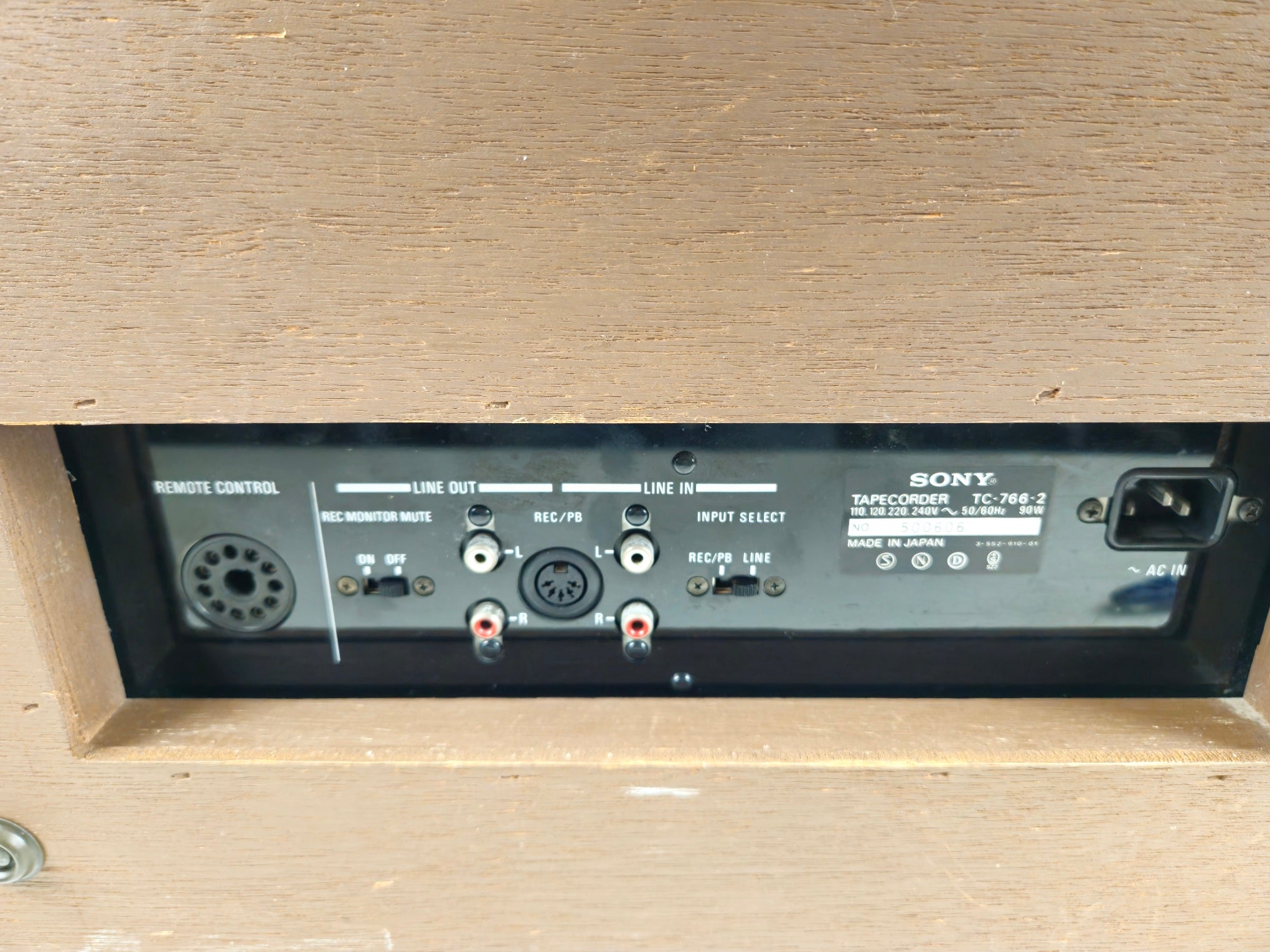 Sony - TC-766-2 - 19/38 cms  - Stereo Tape Deck - 2 Track HS - Serviced/Recapped