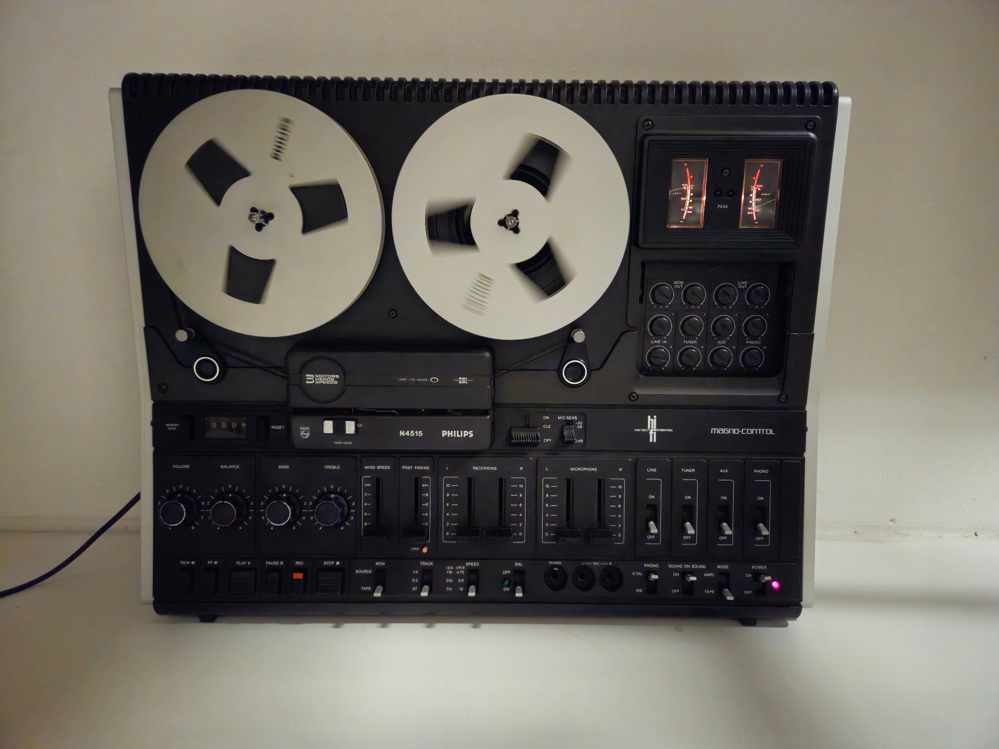 Philips - N4515 - Stereo Tape Deck - New belts