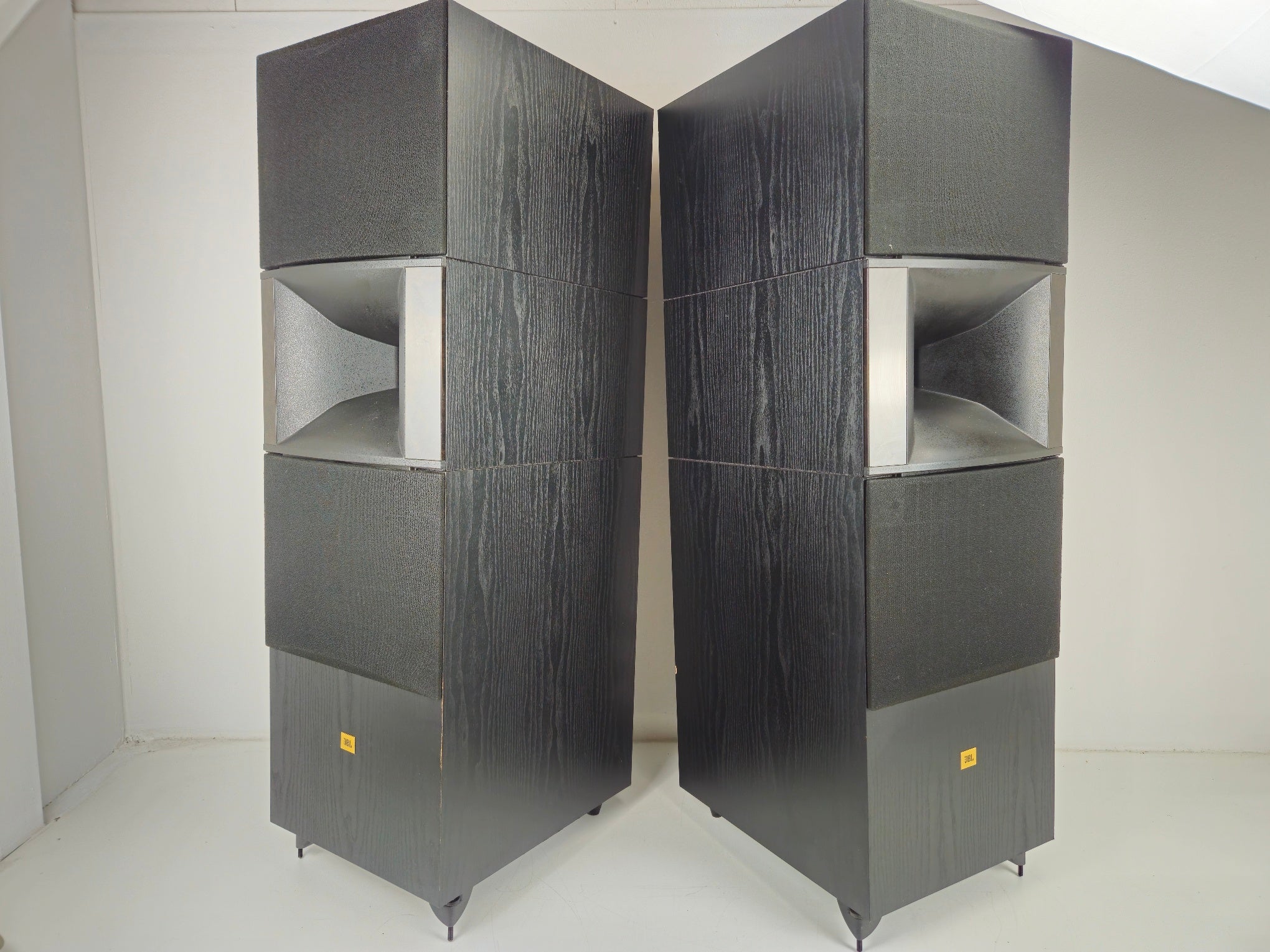 JBL - SVA1800 - Passive Floorstanding Speaker Pair