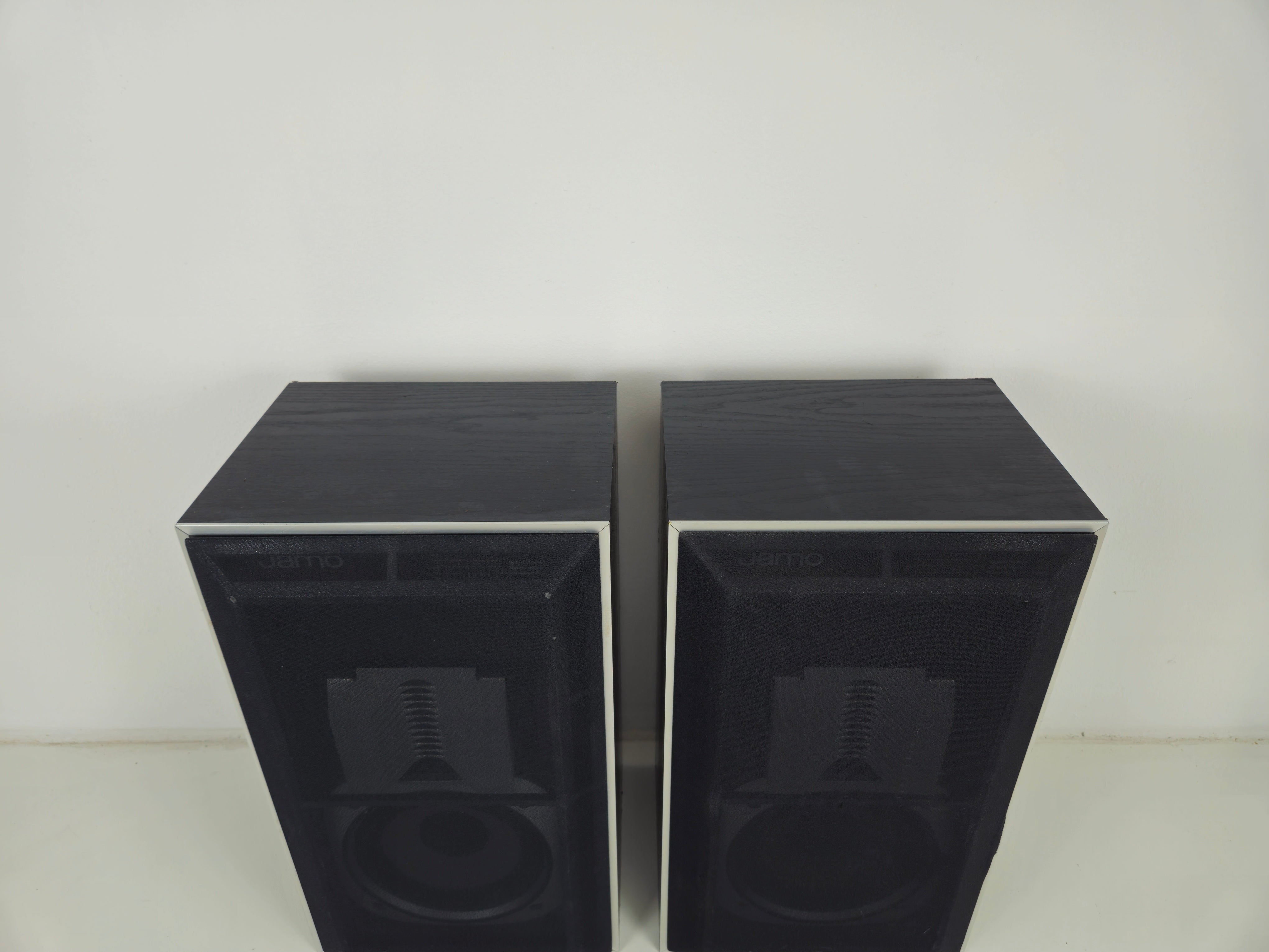 Jamo - D1 - Passive bookshelf speaker - Refoamed