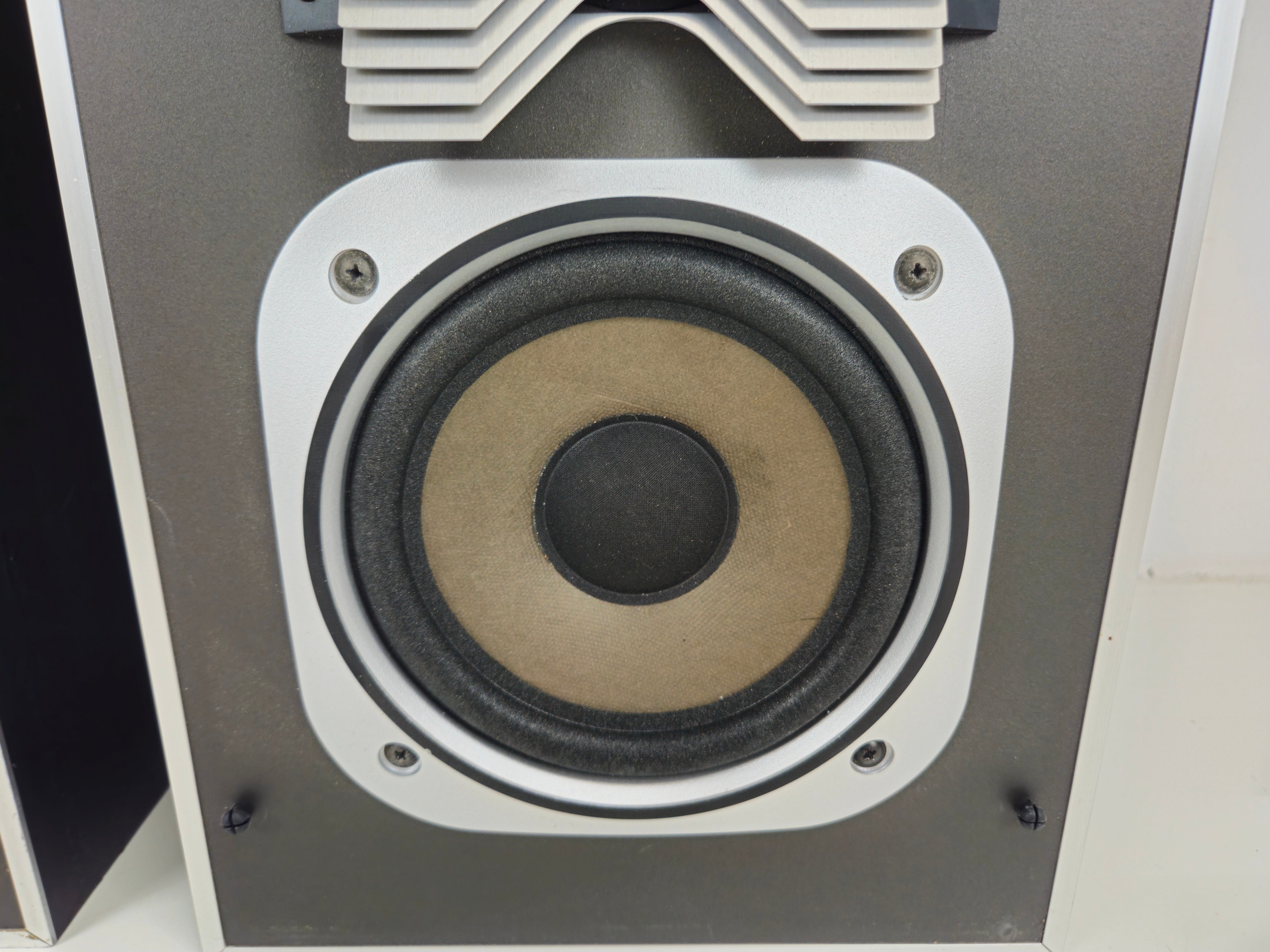 Jamo - D1 - Passive bookshelf speaker - Refoamed