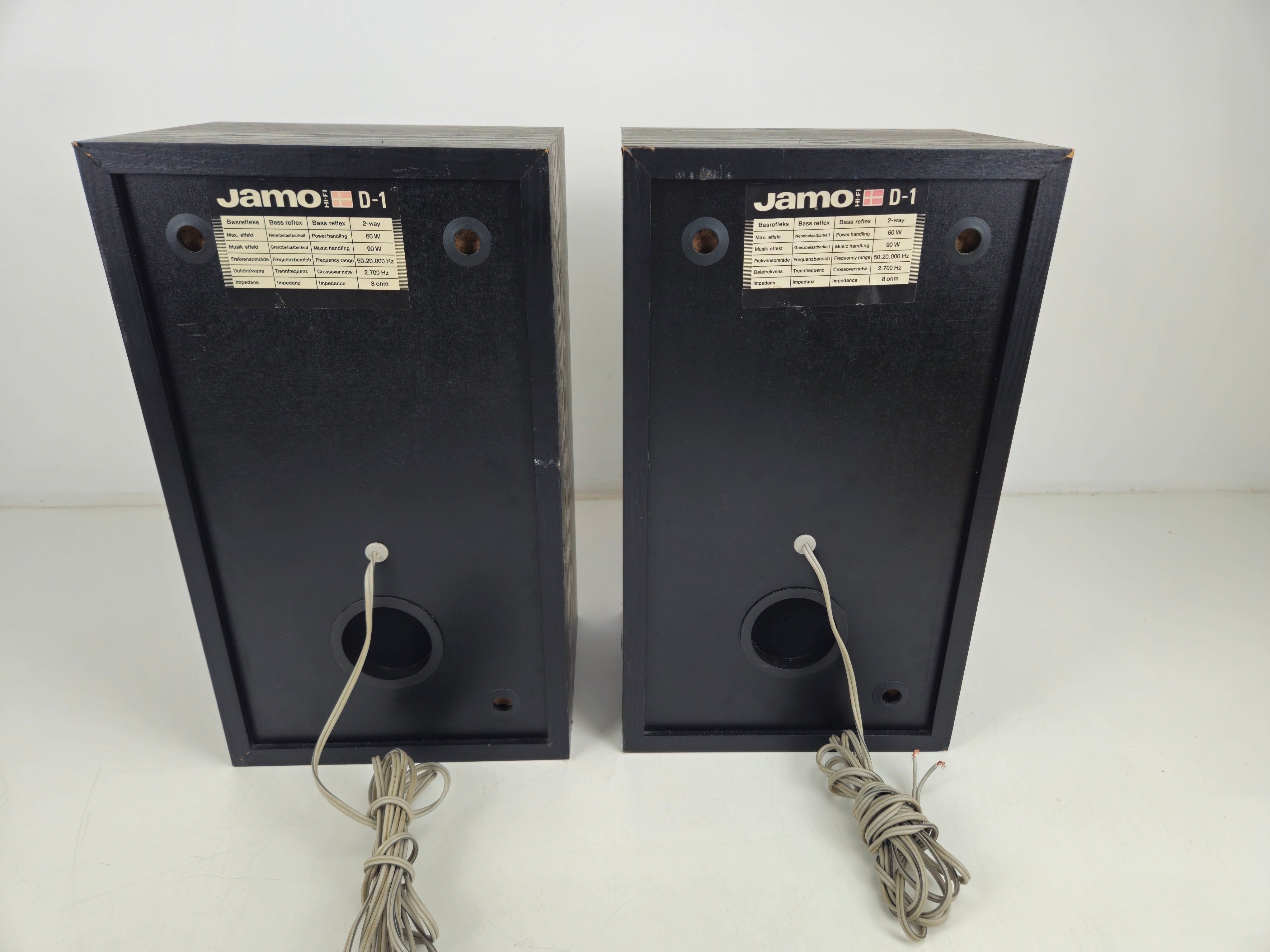Jamo - D1 - Passive bookshelf speaker - Refoamed