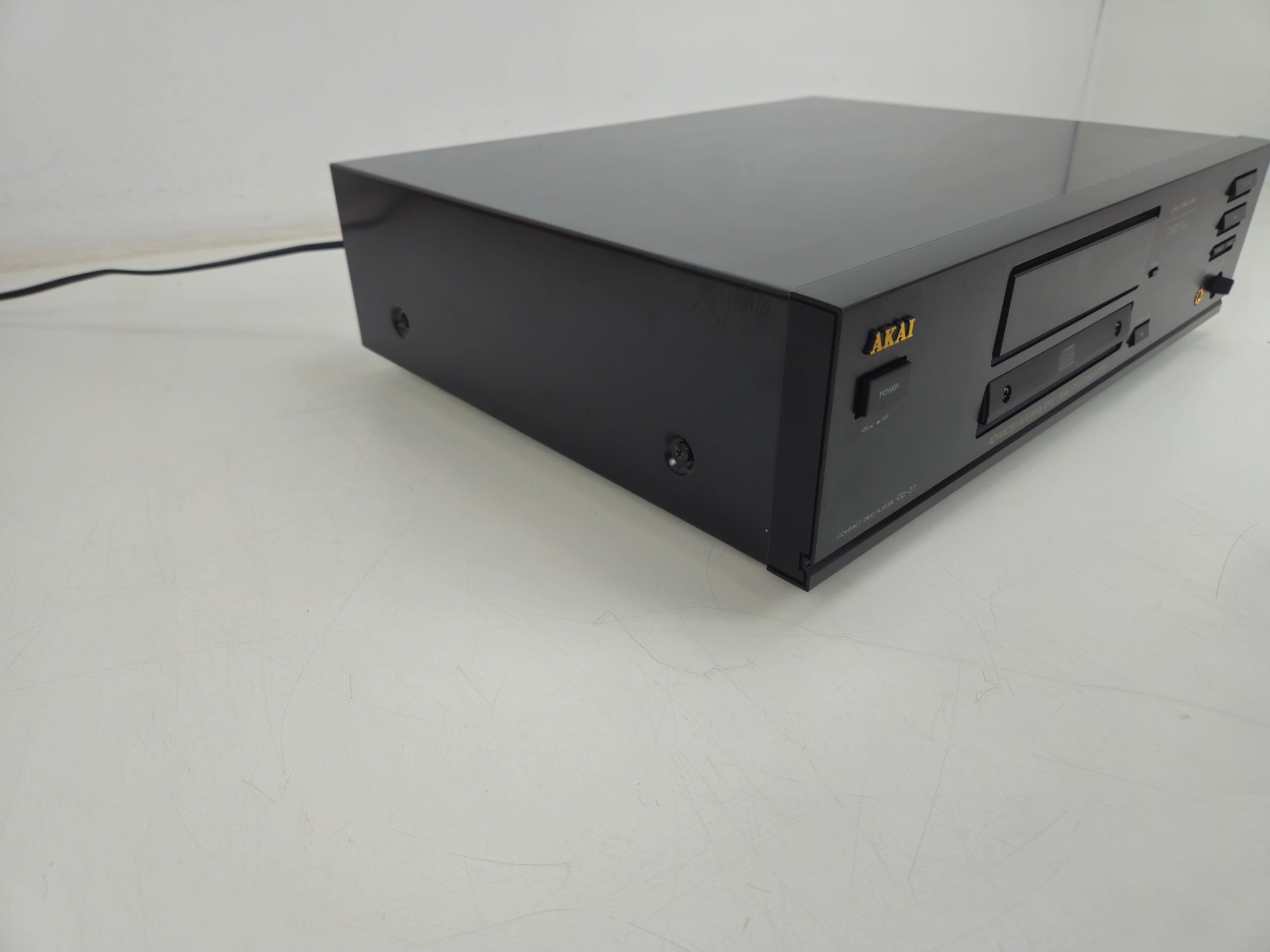 Akai - CD-37B - Compact Disc Player - With Remote