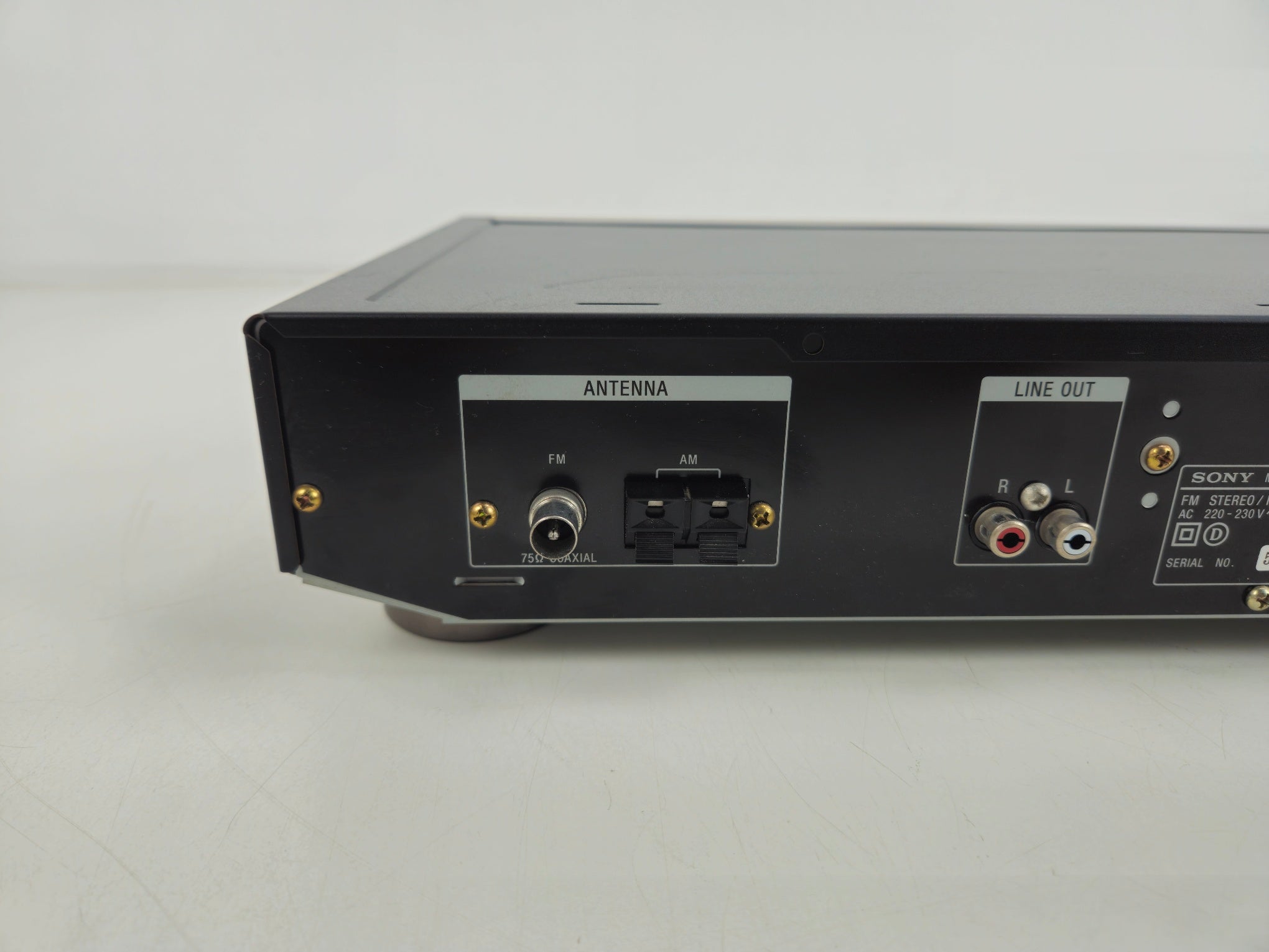 Sony ST - SE200 FM stereo / FM - AM Tuner