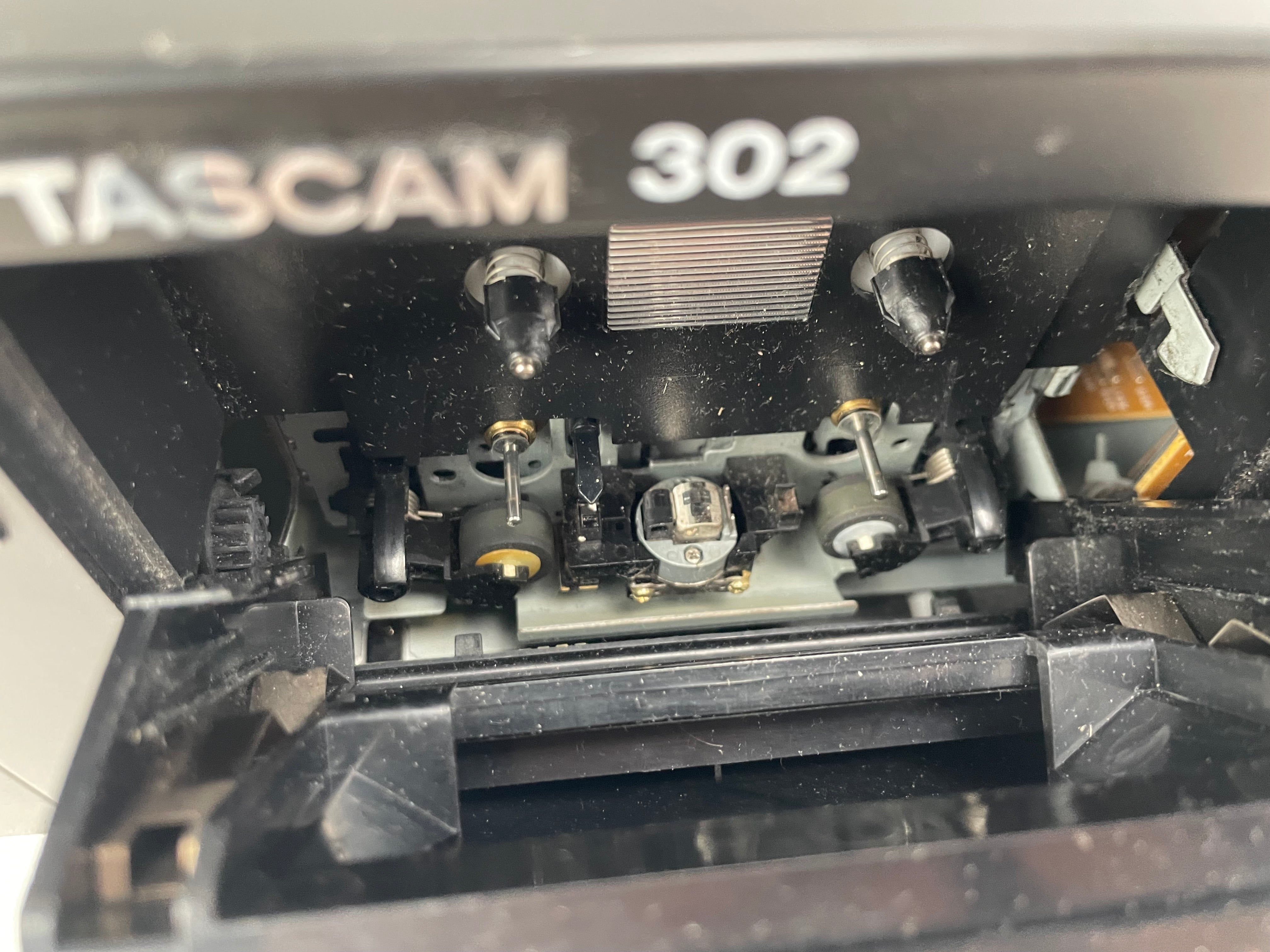 Tascam - 302 - Double Cassette Deck - Auto-Reverse - 2-Head - Serviced (New Belts)