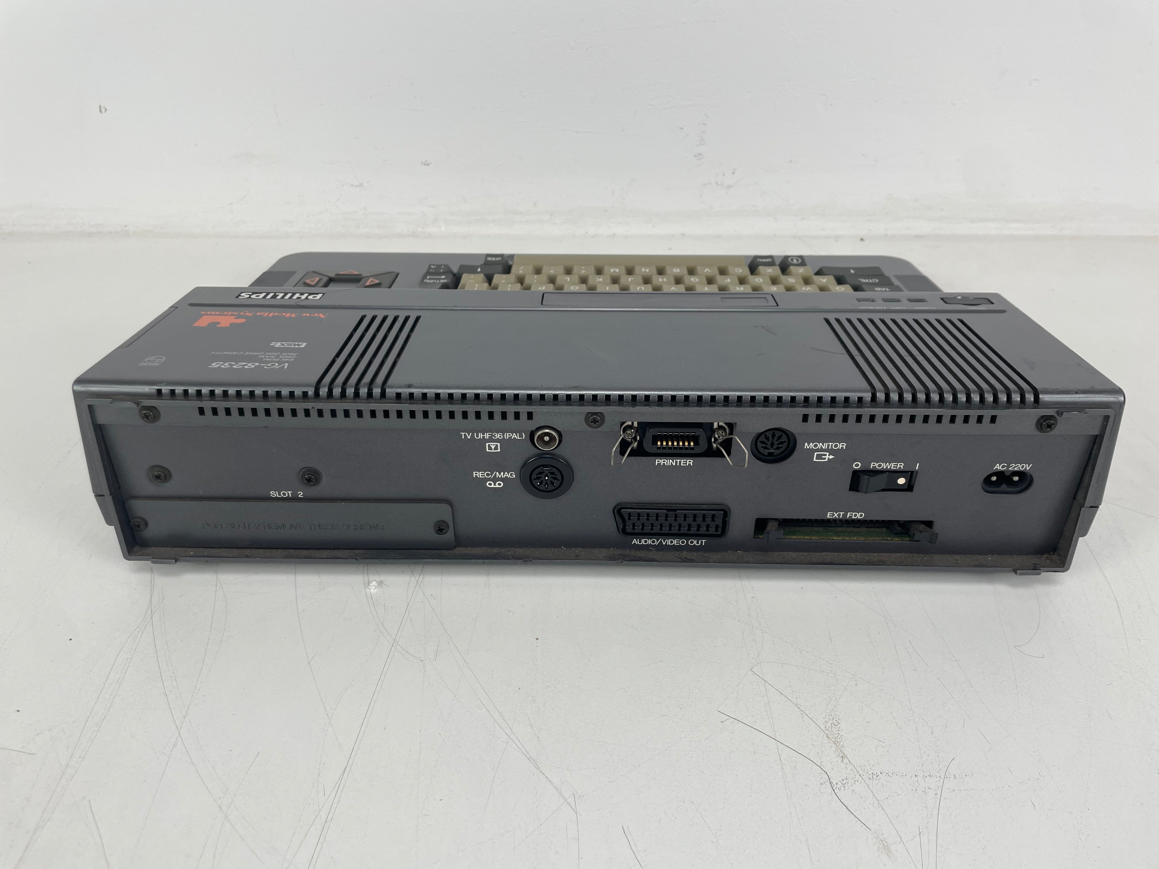 Philips - VG-8235 - MSX2 - QWERTY - Retro Computer - As Is