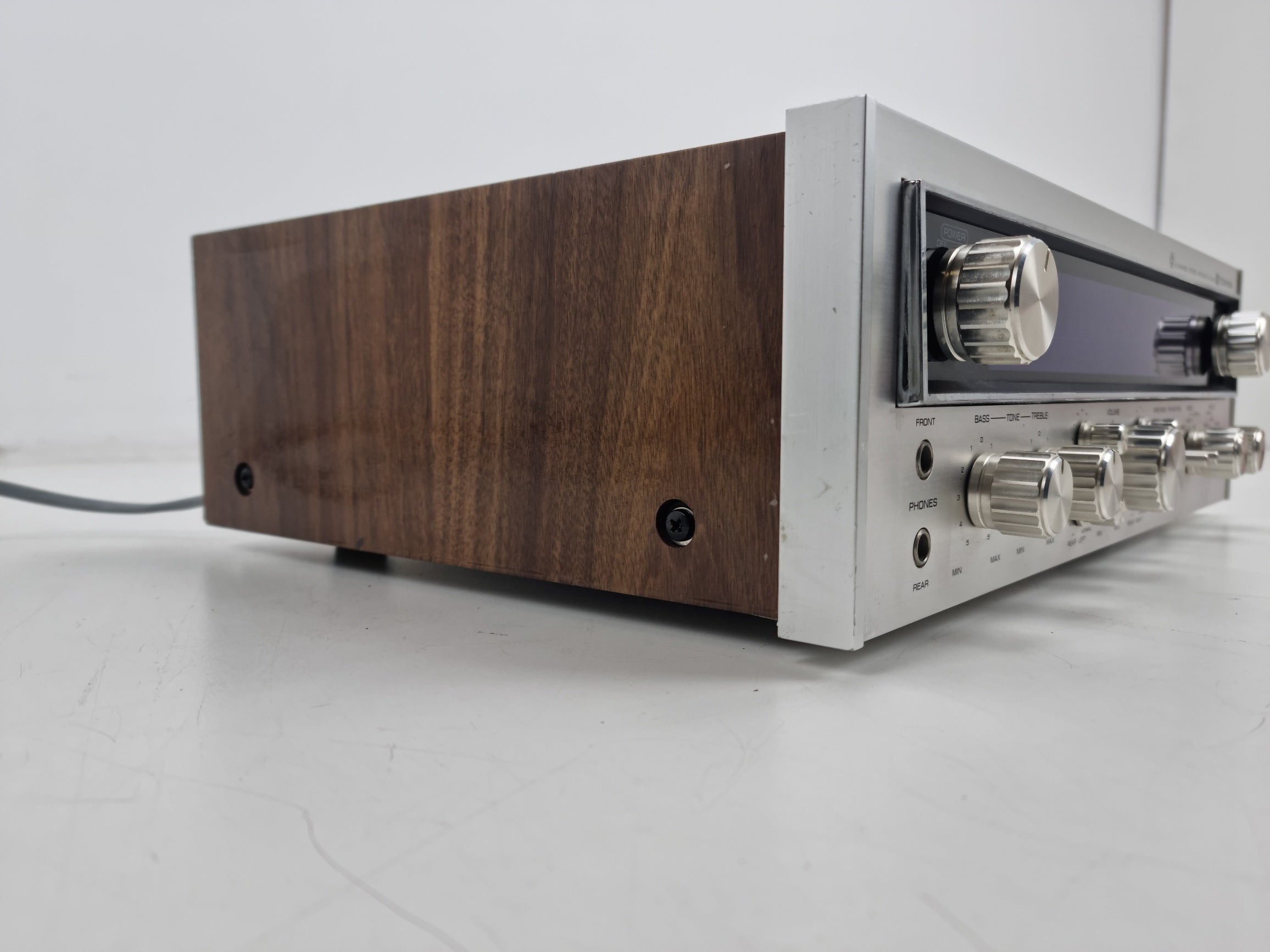Toshiba SA-304 - Vierkanaals AM/FM-ontvanger - Gereinigd en gesmeerd