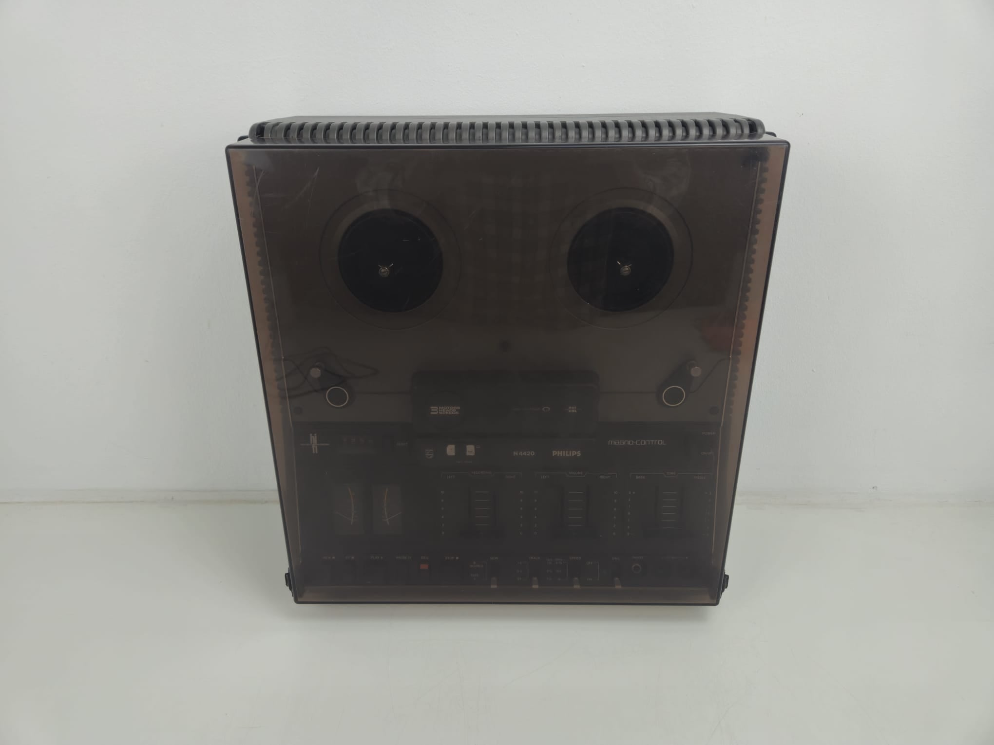 Philips - N4420 - Stereo reel to reel - Dust cover - New belts  - Build in speaker