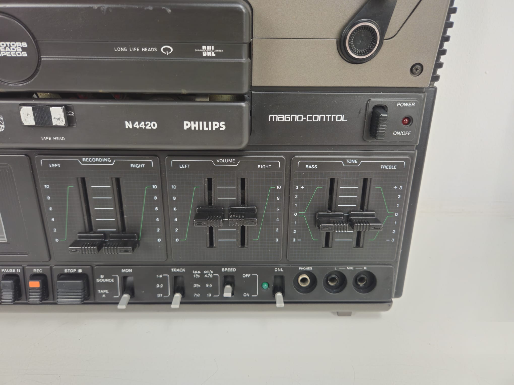 Philips - N4420 - Stereo reel to reel - Dust cover - New belts  - Build in speaker
