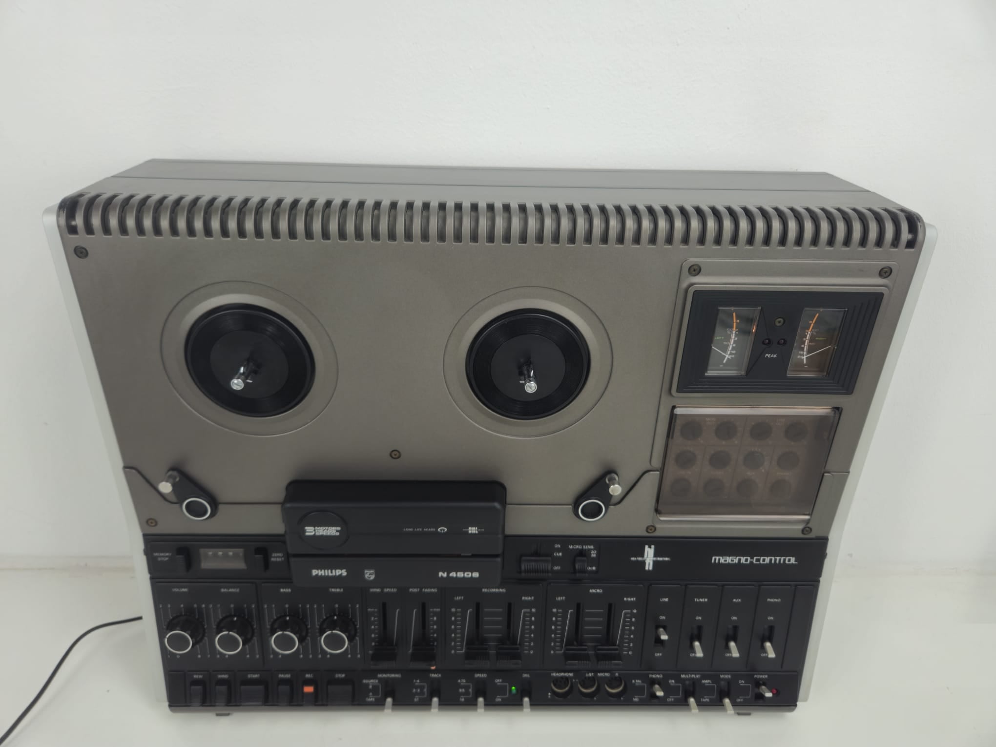 Philips - 4506 - Stereo Tape Deck - New belts - Dust cover