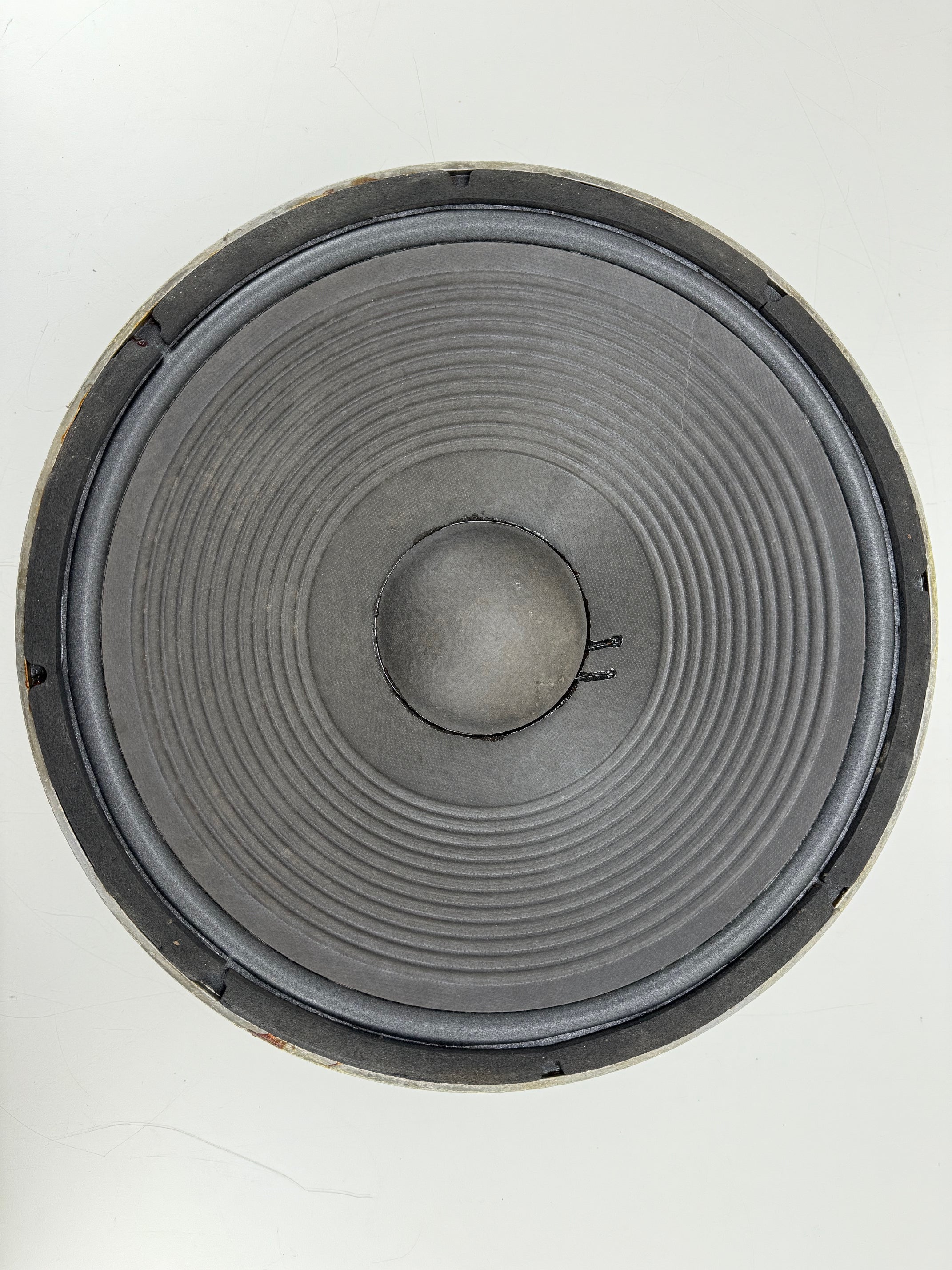 JBL 2231A Professional Series woofer - Volledig werkend - Voorzien van nieuw schuimrubberen frame