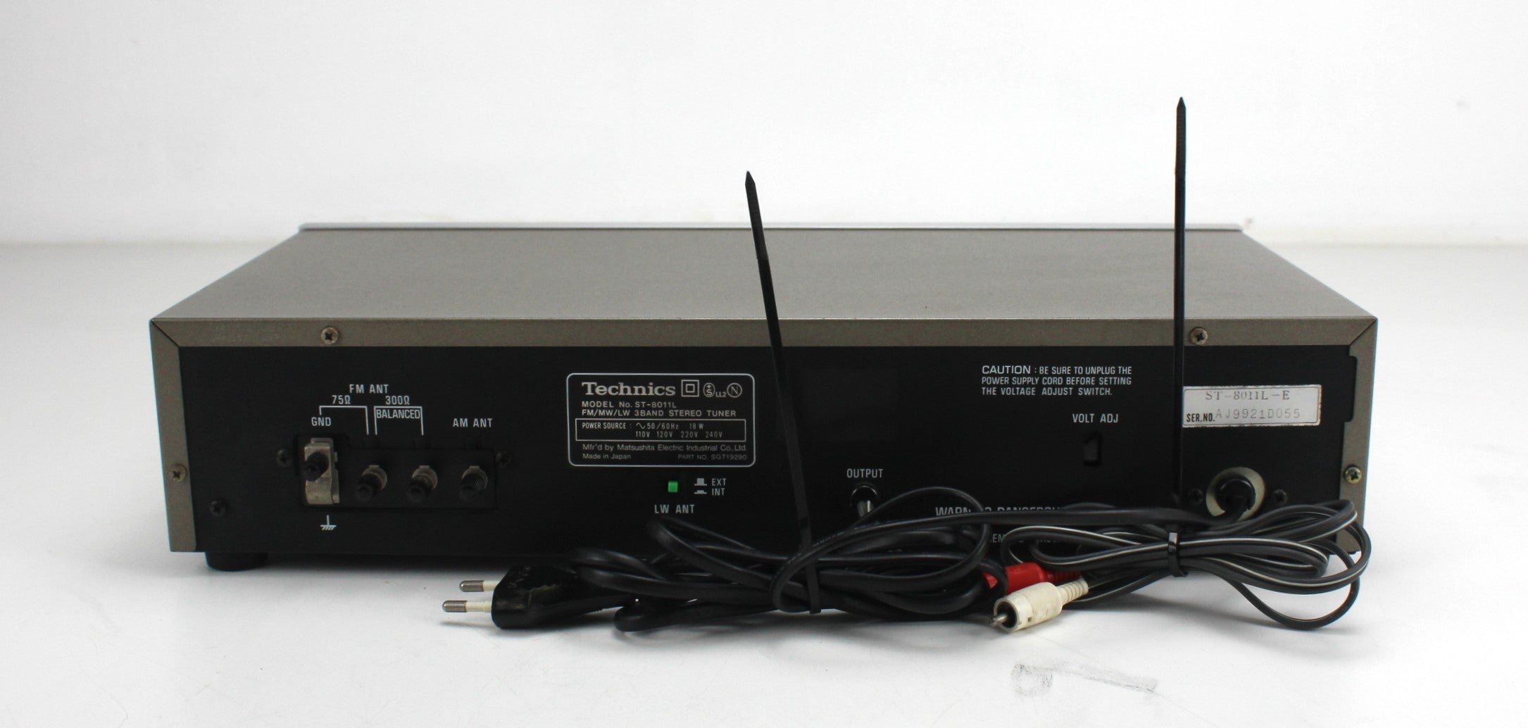 Technics 3-bands stereo tuner ST-8011L