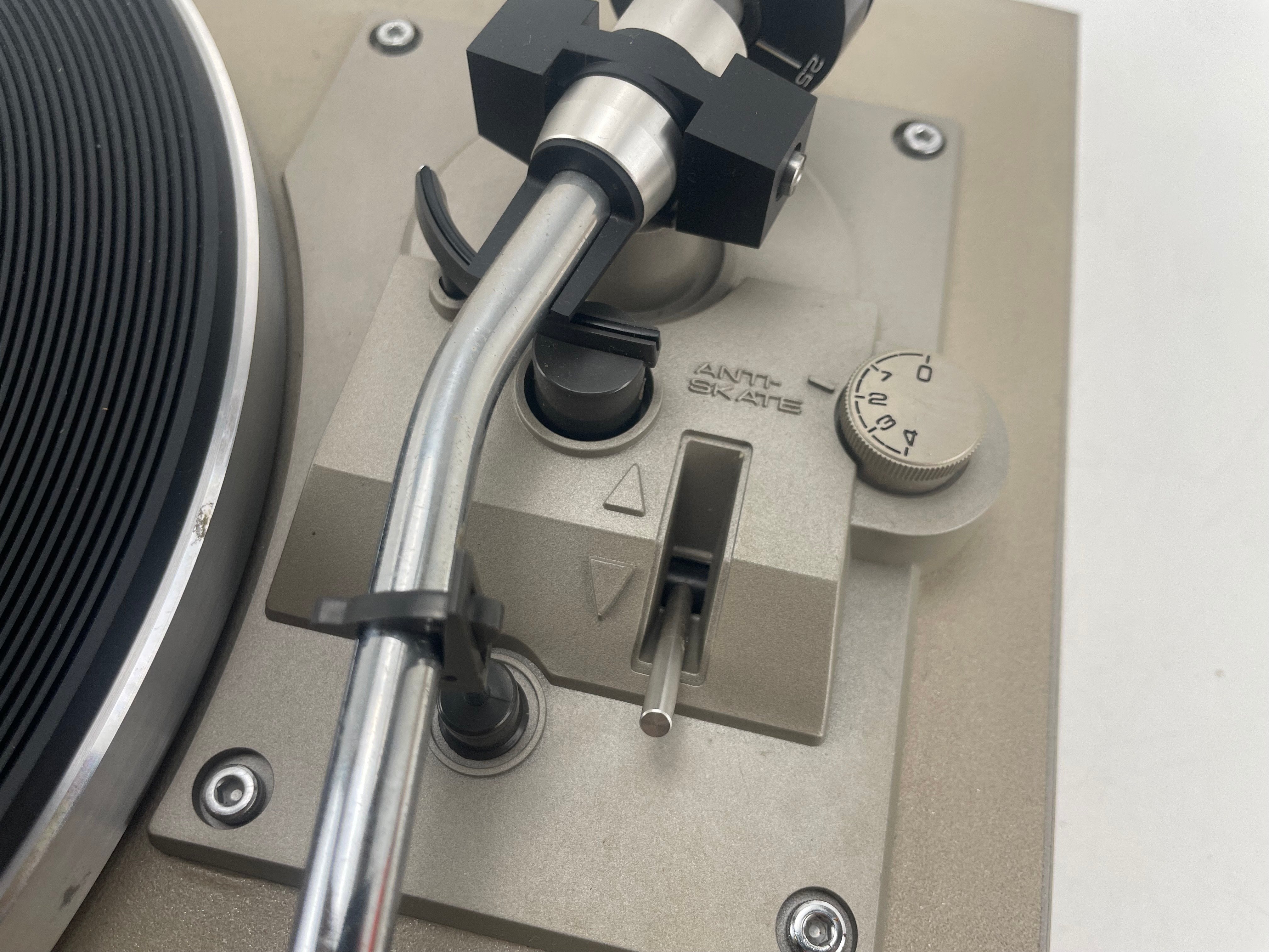 Pioneer Stereo Turntable PL-512 with Excel Es70s cartridge - Not so nice cover