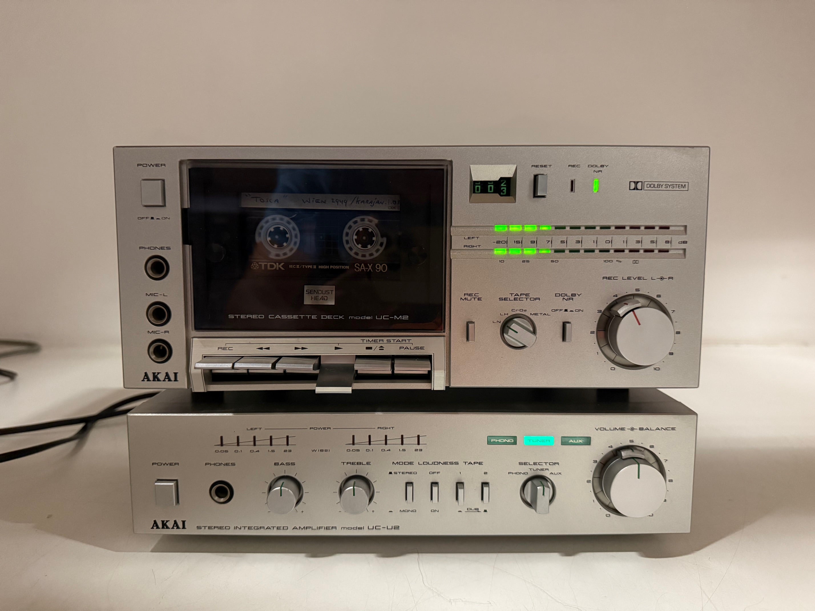 Akai UC-M2 stereo cassettedeck / UC-U2 stereo geïntegreerde versterkerset