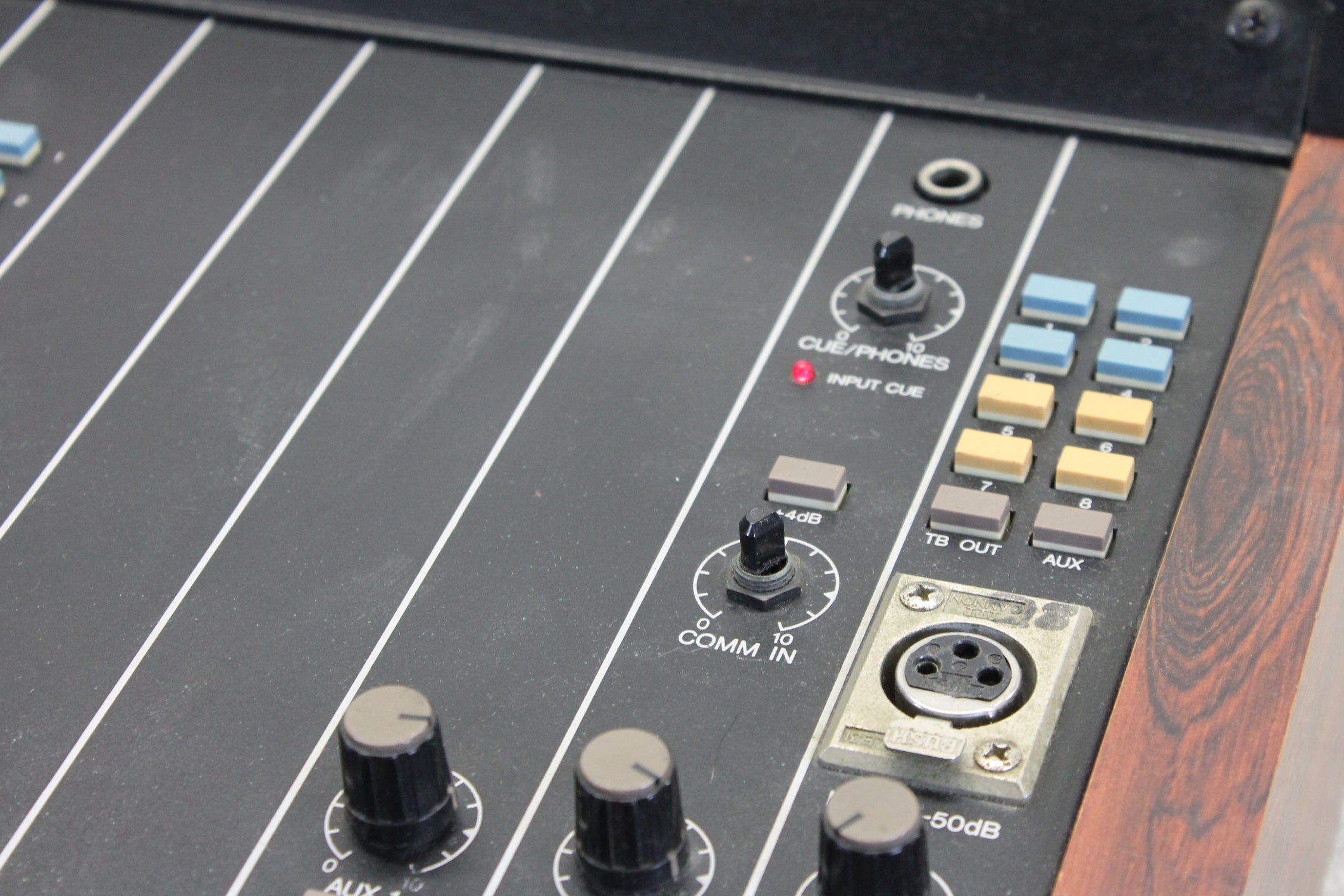 Yamaha 2408M 24-kanaals monitor mengpaneel