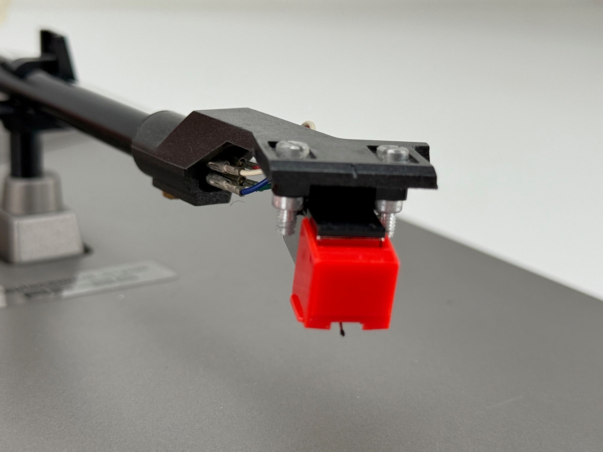 Akai AP-D210 Direct Drive draaitafel met nieuwe cartridge - Parelgrijs