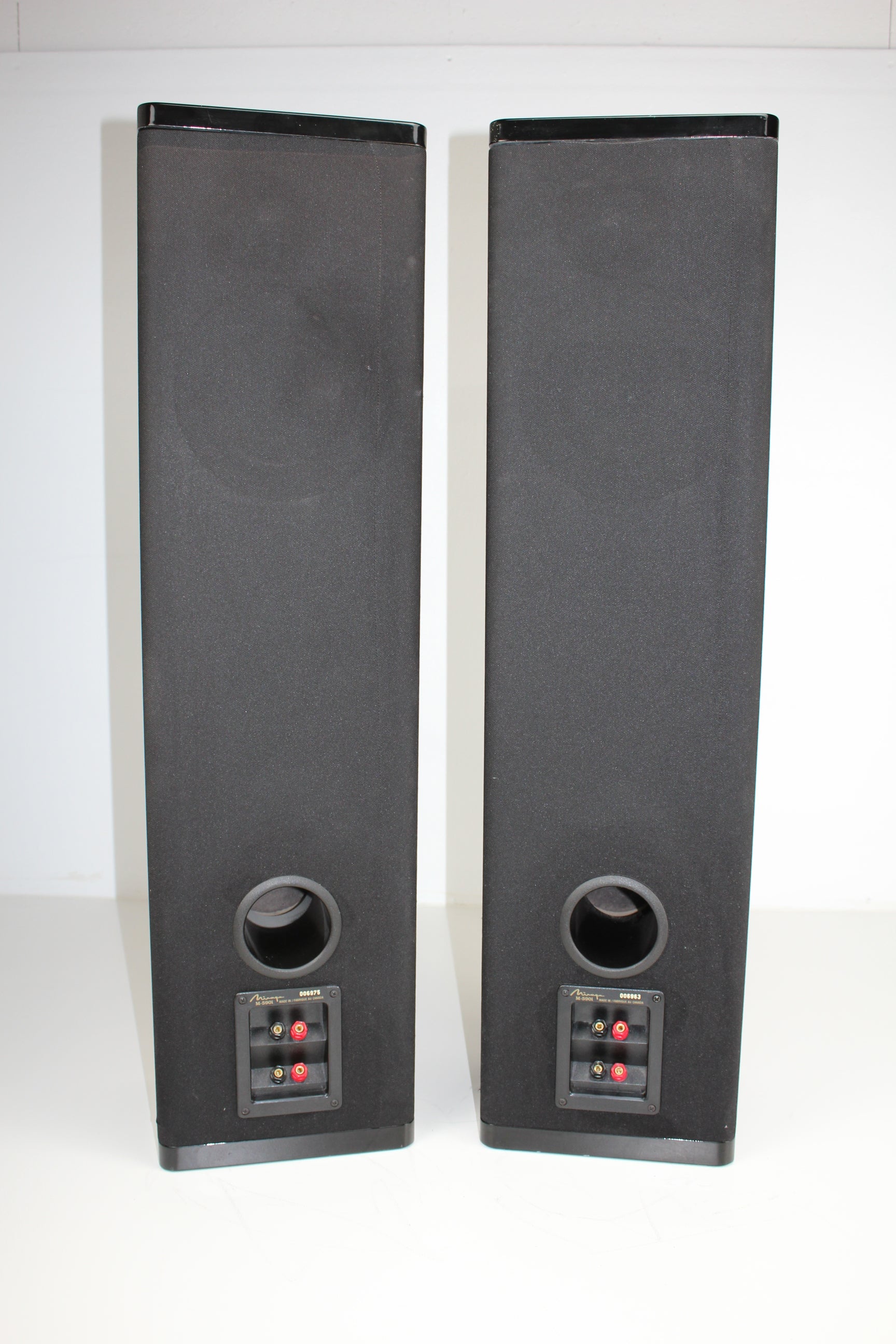 De Mirage M-590i bipolaire luidsprekers - Geweldig geluid en volledig functioneel.