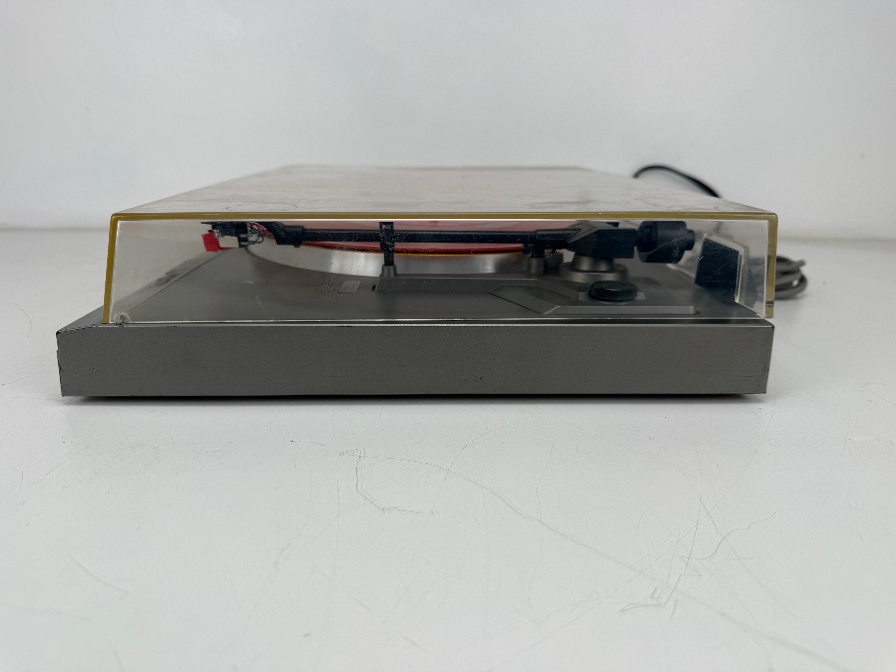 Akai AP-D210 Direct Drive draaitafel met nieuwe cartridge - Parelgrijs