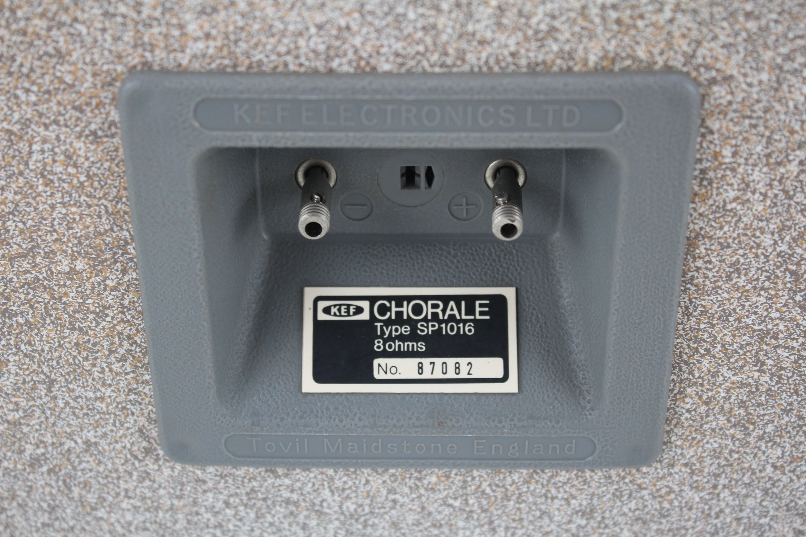 KEF Chorale SP 1016 - 1 woofer werkt niet