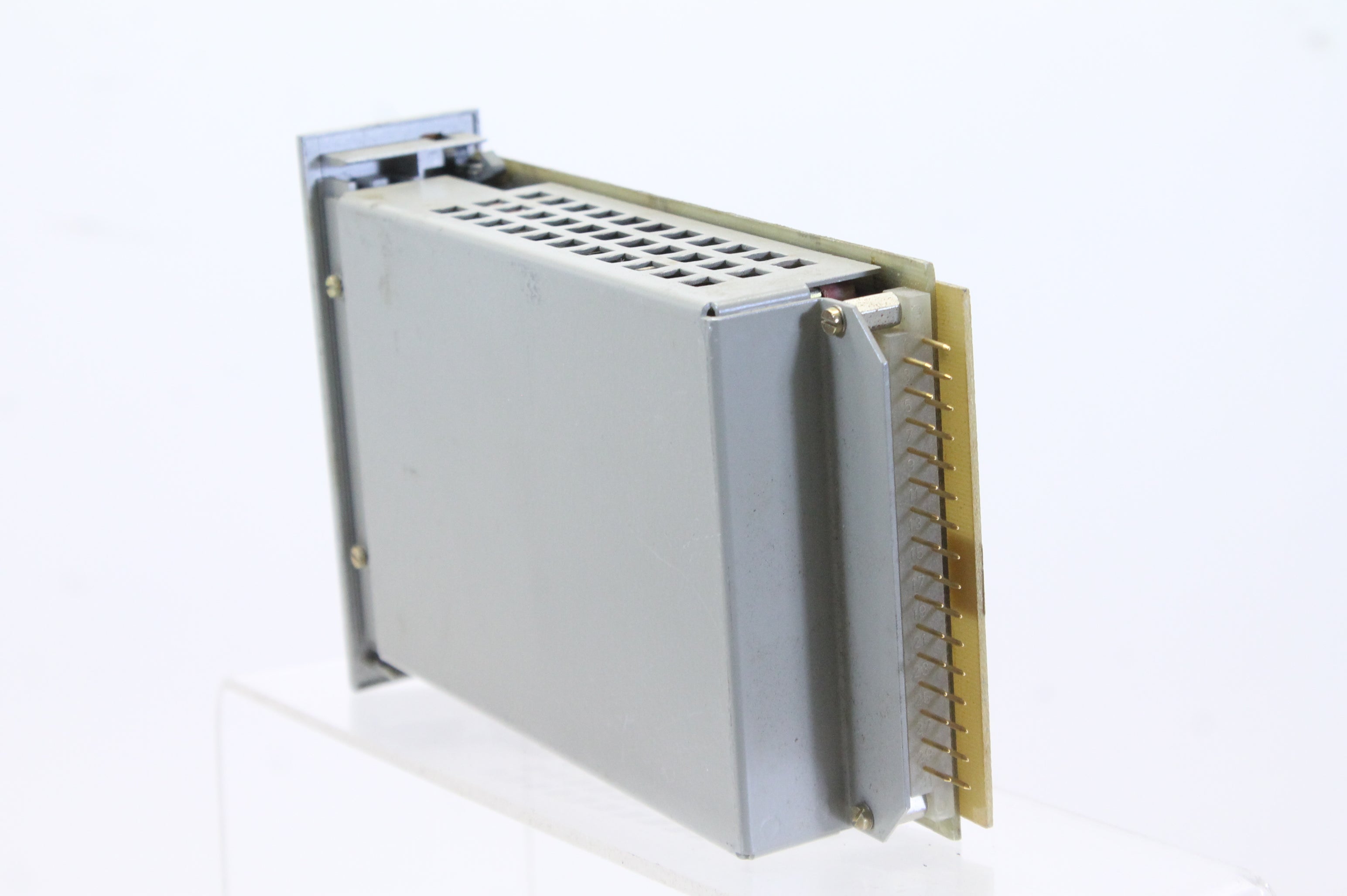 Telefunken V382 lijndistributieversterker