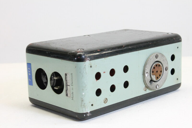 Brüel & Kjaer microphone power supply  type 2801