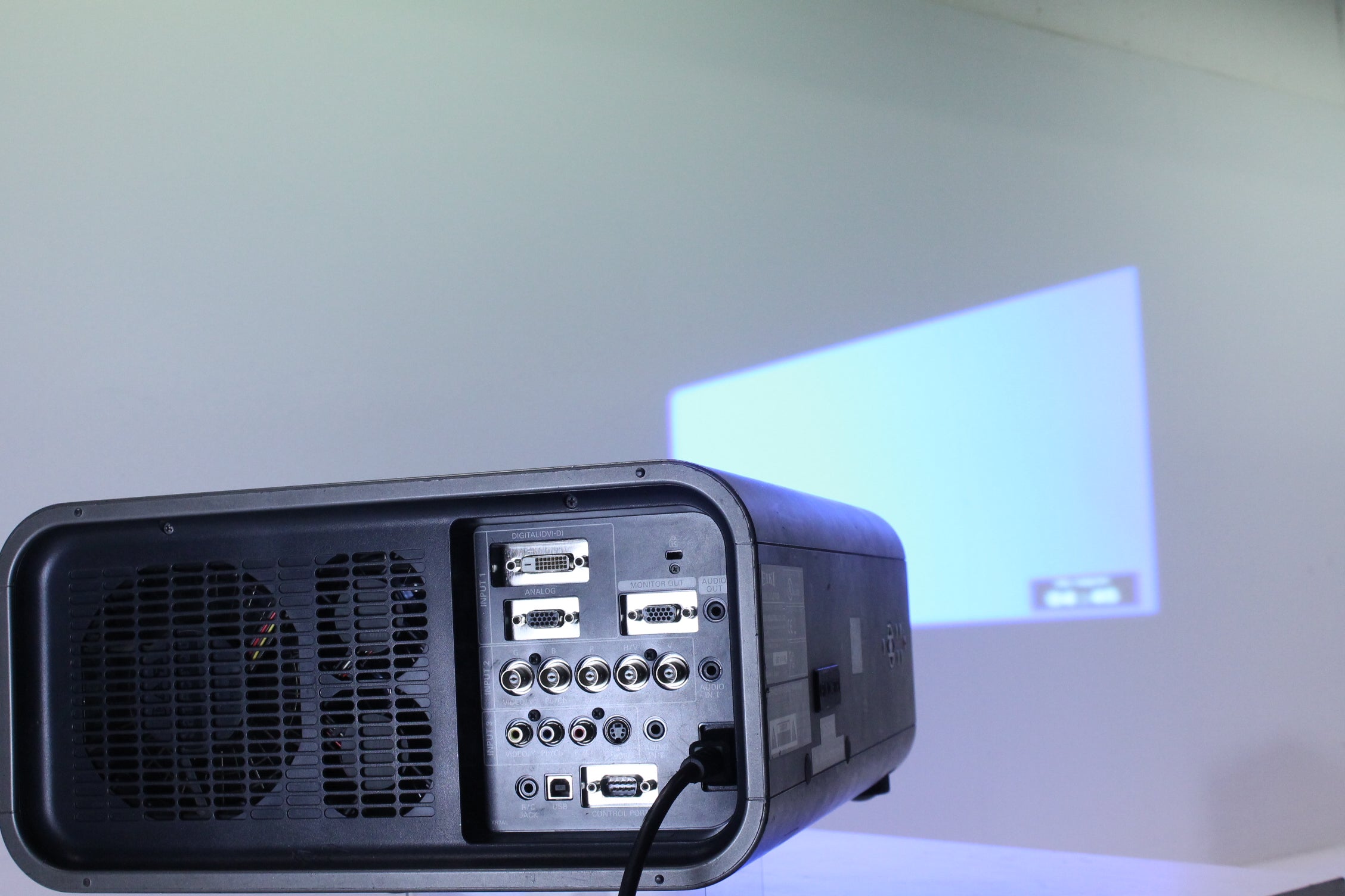 Eiki Projector LC-X85 met koffer en accessoires