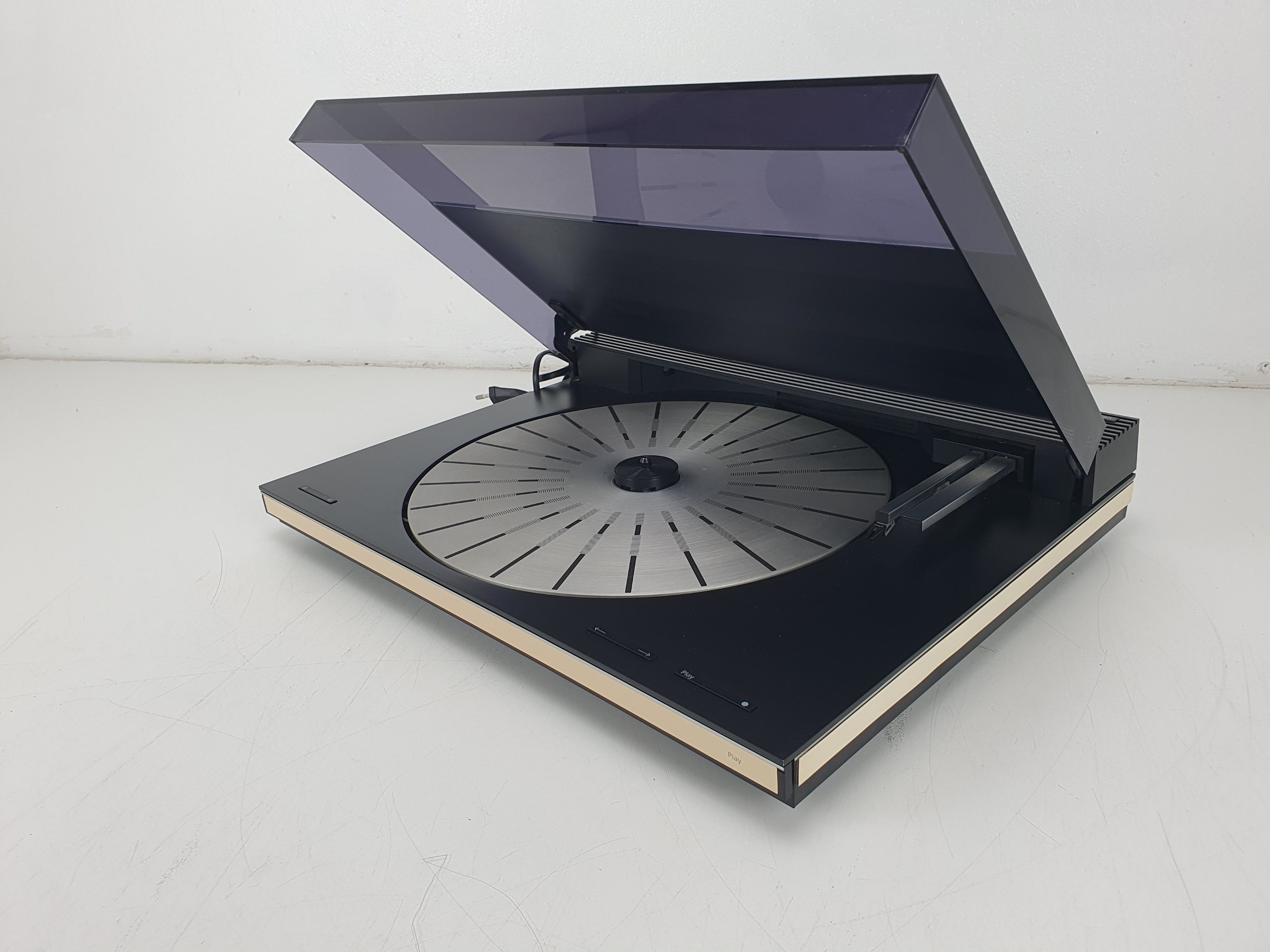 Bang & Olufsen Beogram 9000 Tangial draaitafel - Inclusief SMMC4 element en afstandsbediening