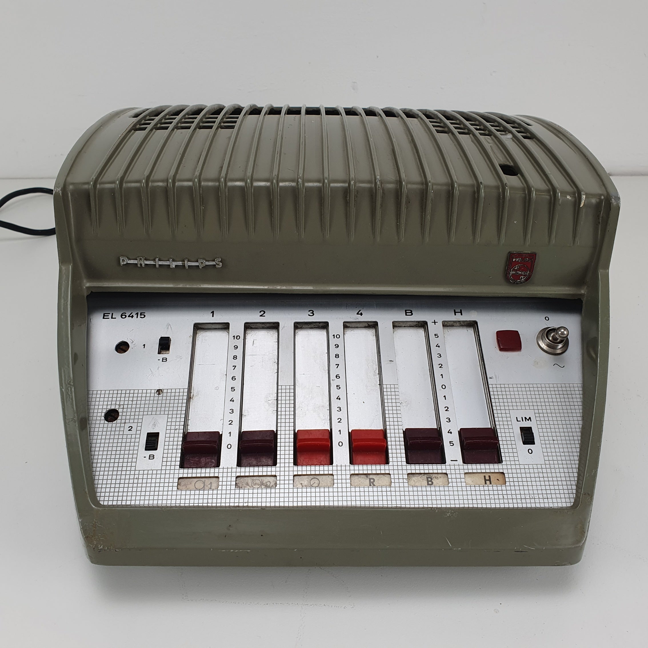 Philips EL 6415 4-kanaals buizenmixer/versterker met EL36- en ECC85-buizen