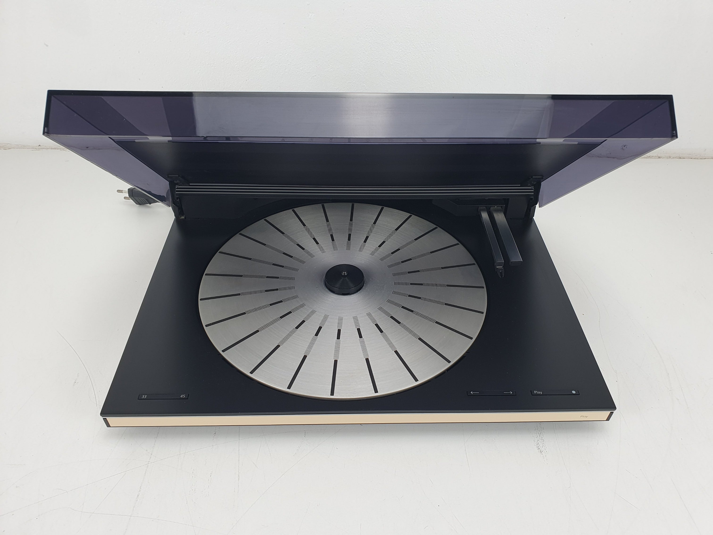 Bang & Olufsen Beogram 9000 Tangial draaitafel - Inclusief SMMC4 element en afstandsbediening