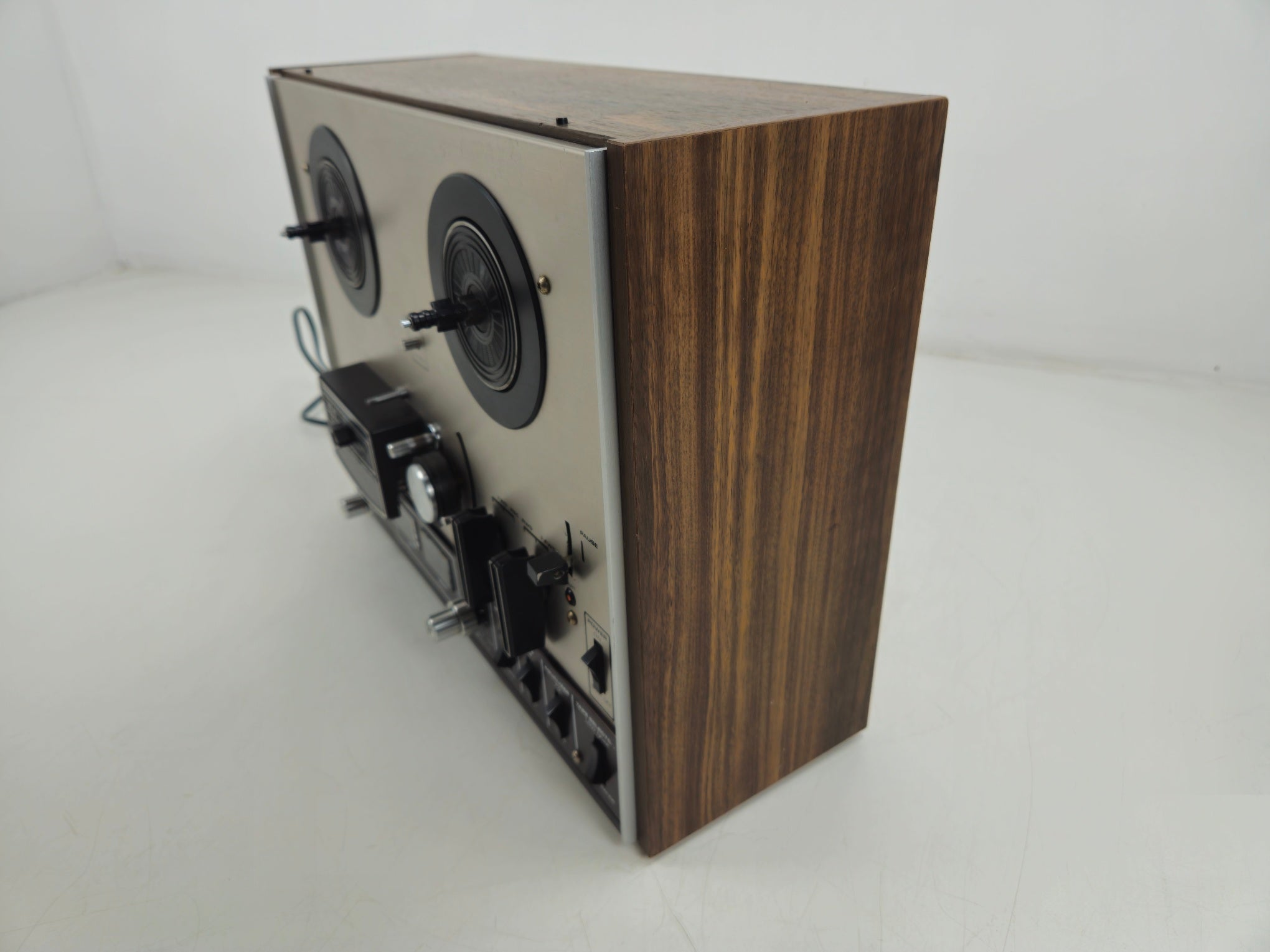 Akai - 4000DS - MK-II - Stereo Reel to Reel Tape Recorder - Belts and Transitors replaced