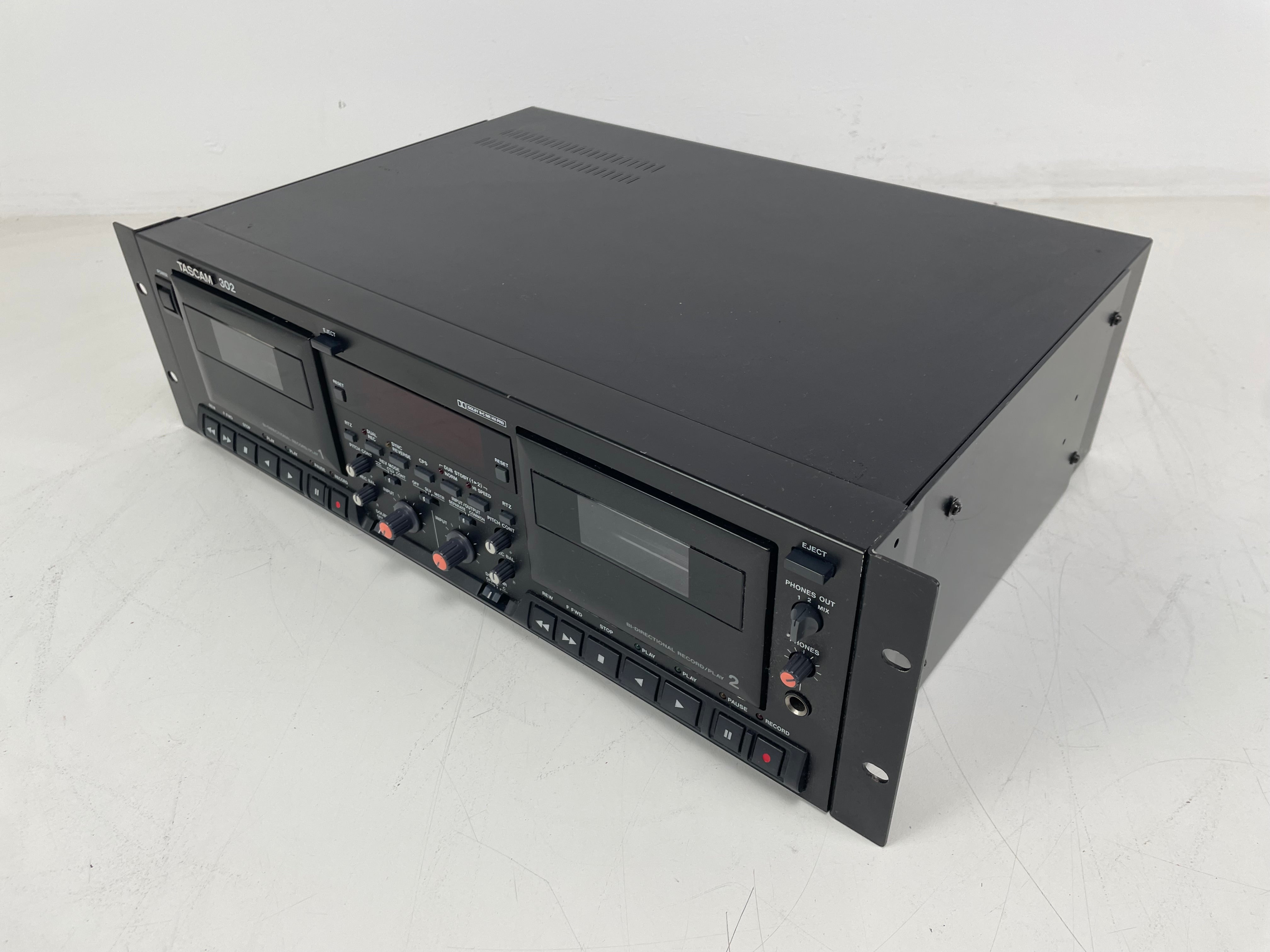Tascam - 302 - Double Cassette Deck - Auto-Reverse - 2-Head - Serviced (New Belts)