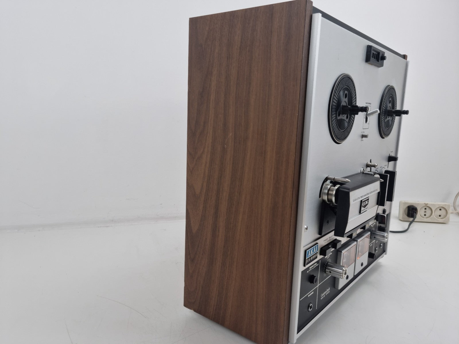 Akai GX 220D Stereo -4 track 2 Channel Tape Deck - Serviced/New transistors