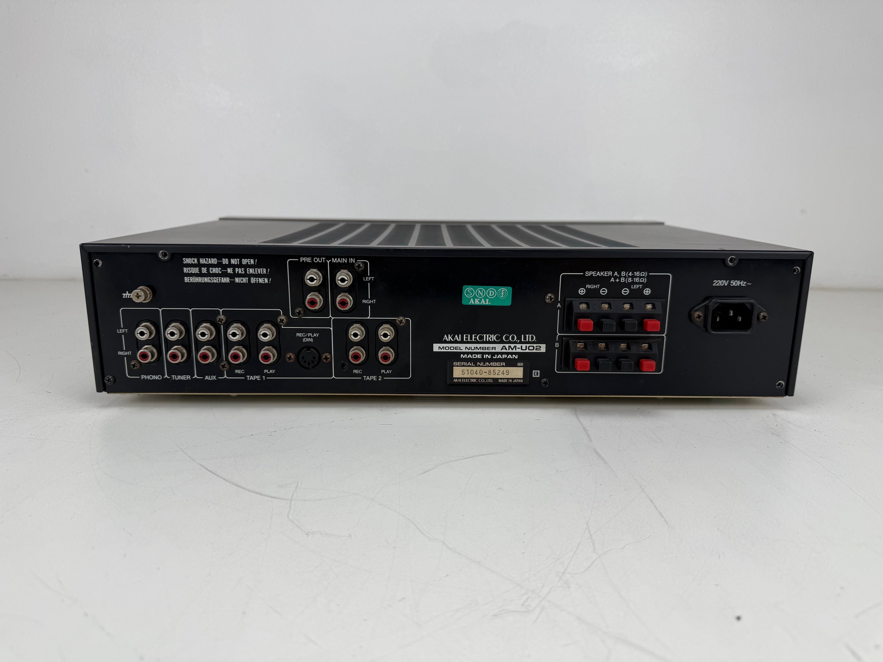 Akai AM-U02 stereo geïntegreerde versterker