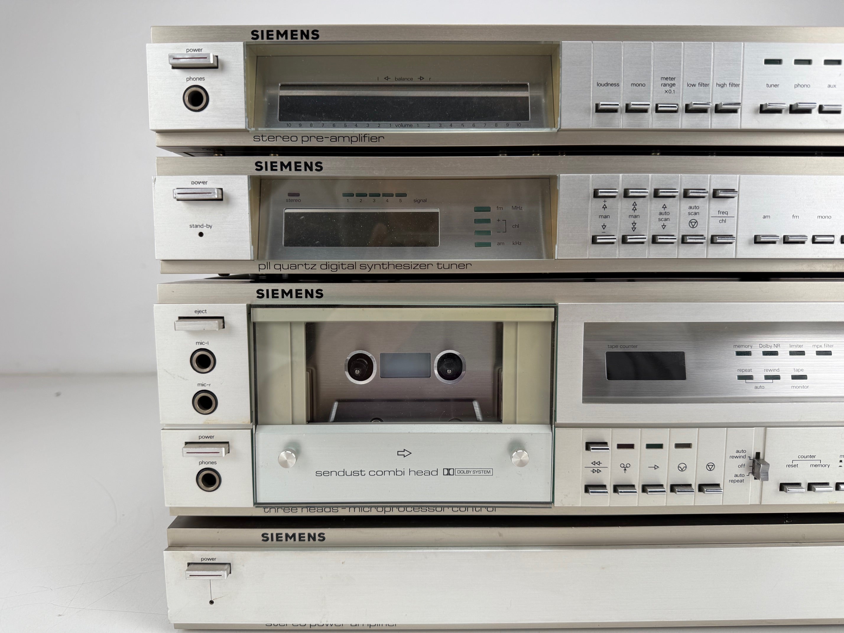 Siemens RP777 Pre-Amp / RH777 Tuner / RC777  Cassette Deck / RE777 Power Amp