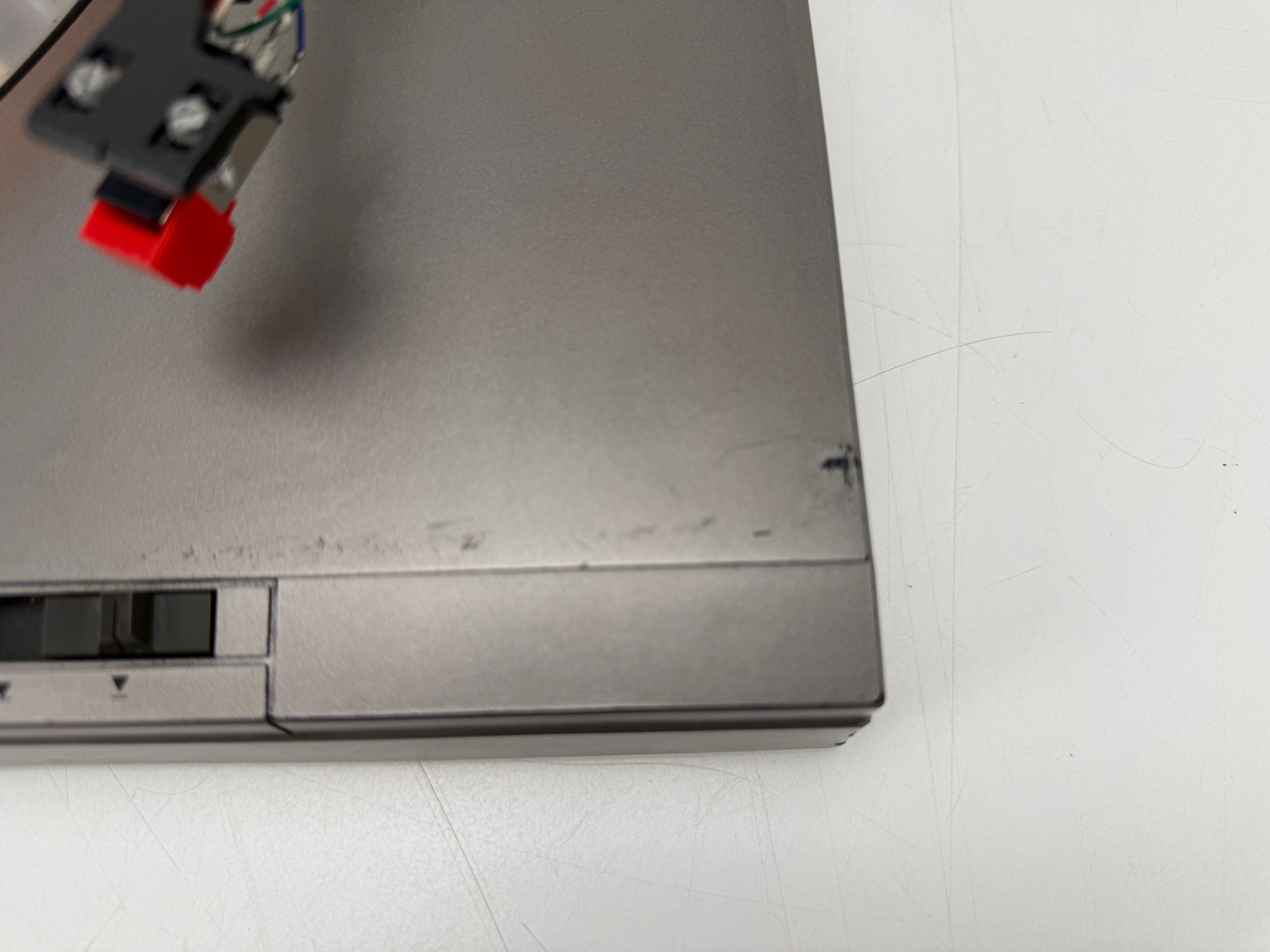 Akai AP-D210 Direct Drive draaitafel met nieuwe cartridge - Parelgrijs