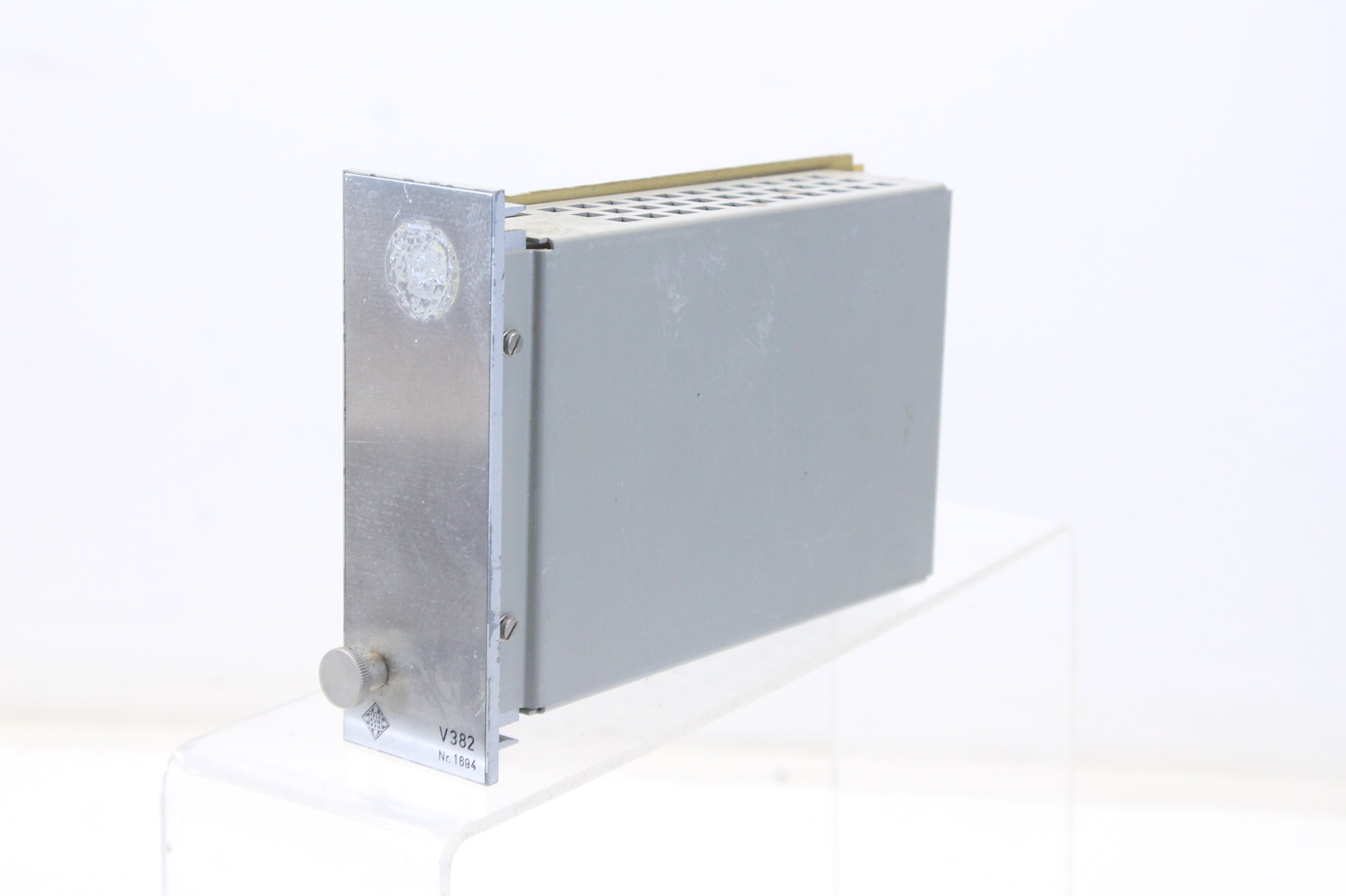 Telefunken V382 lijndistributieversterker