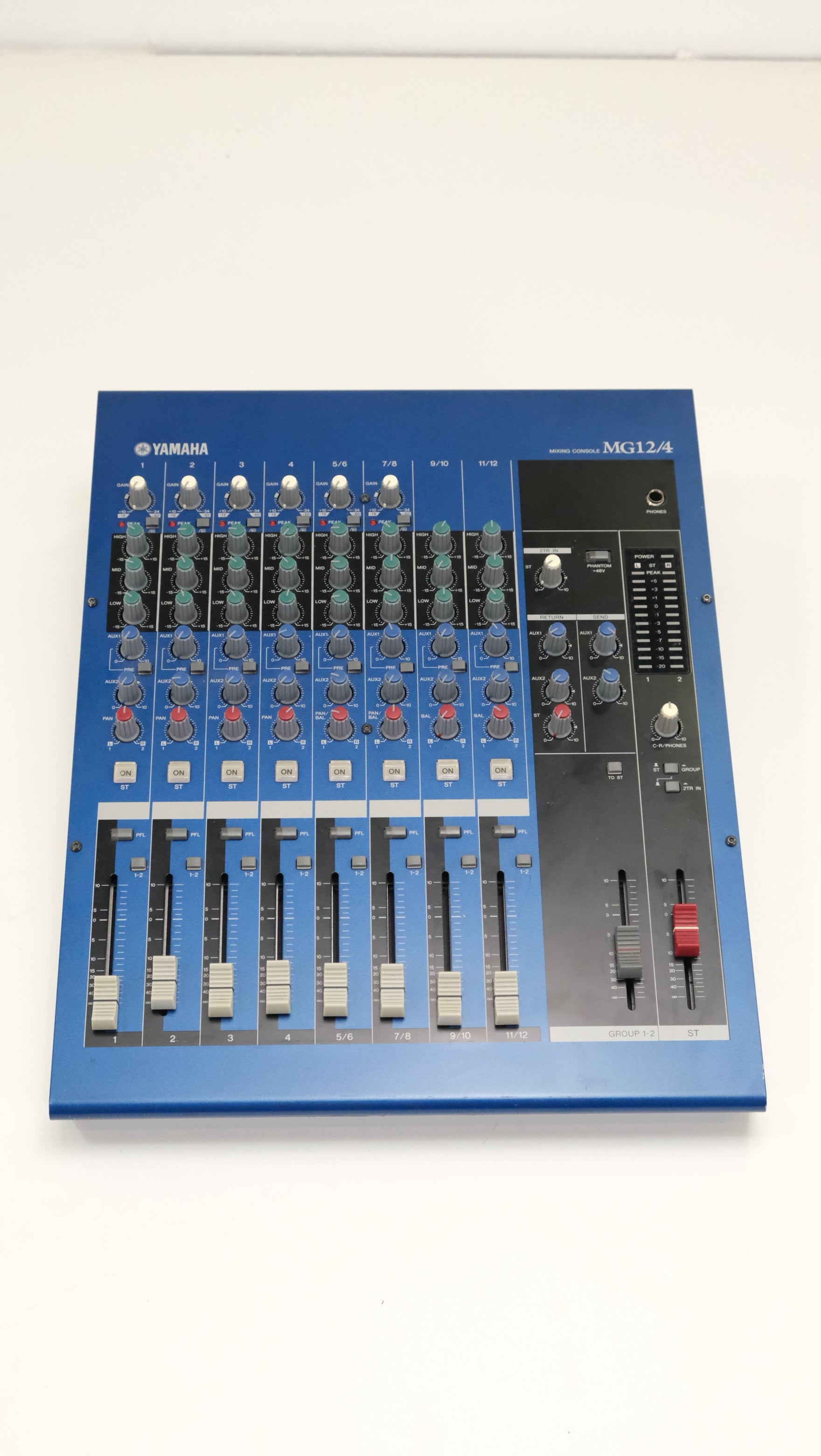 Yamaha MG12/4 - 8 channel Mixer in box