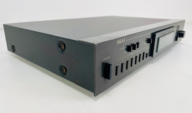 Akai AT-V04 AM/FM stereo digitale synthesizer tuner