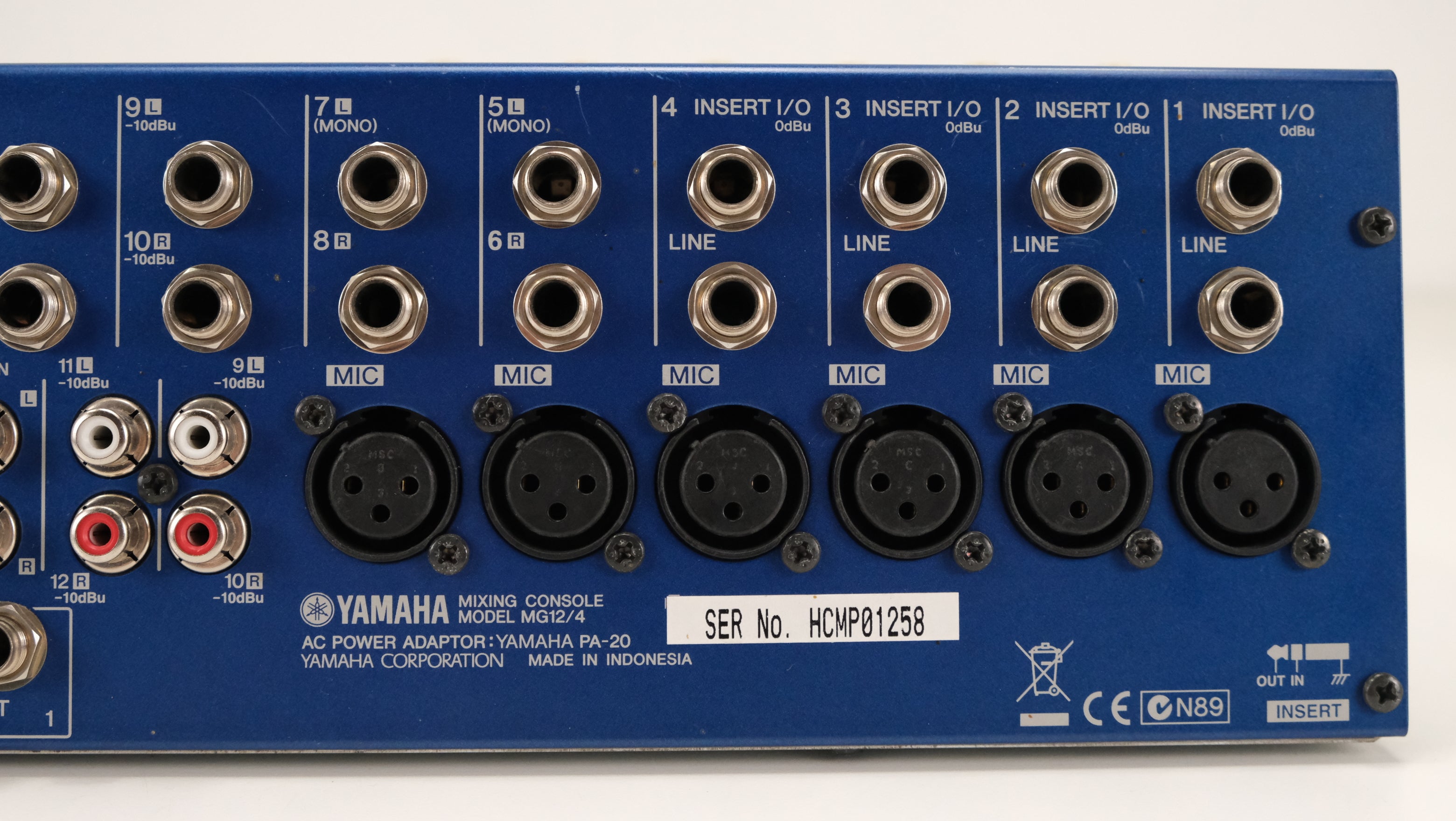 Yamaha MG12/4 - 8 channel Mixer in box