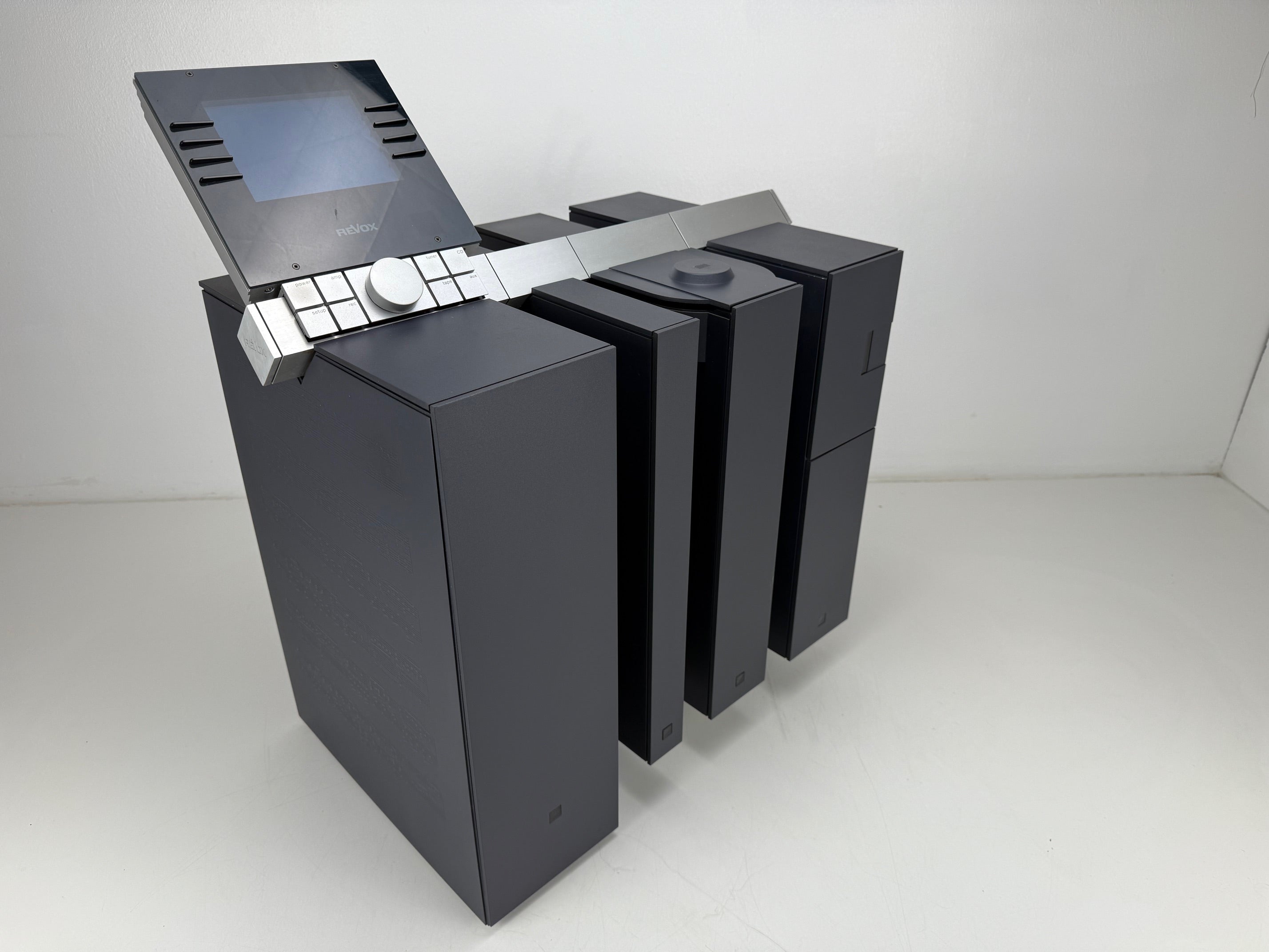 Studer Revox Evolution System complete set: tuner, cd-speler, cassettespeler en versterker.