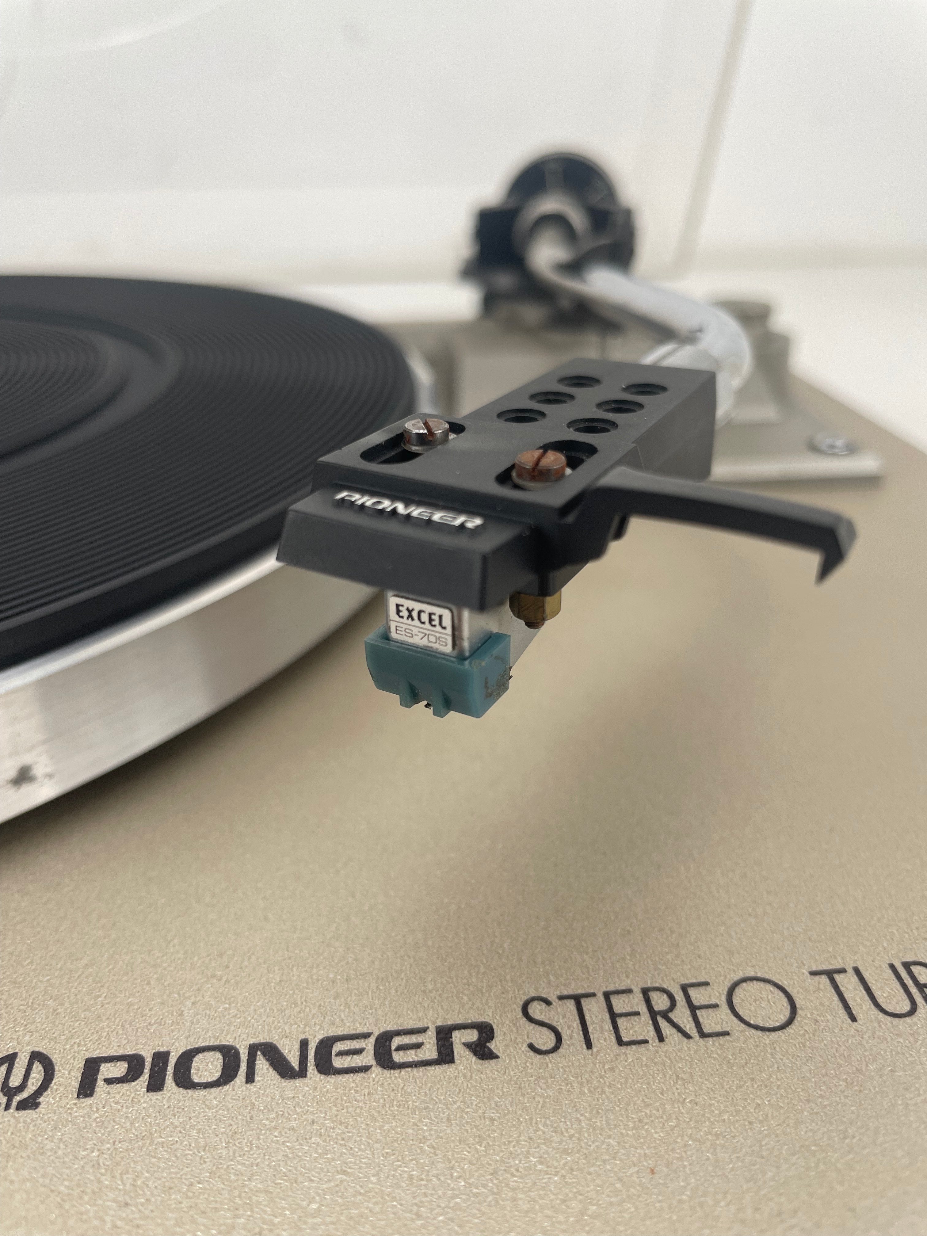 Pioneer Stereo Turntable PL-512 with Excel Es70s cartridge - Not so nice cover
