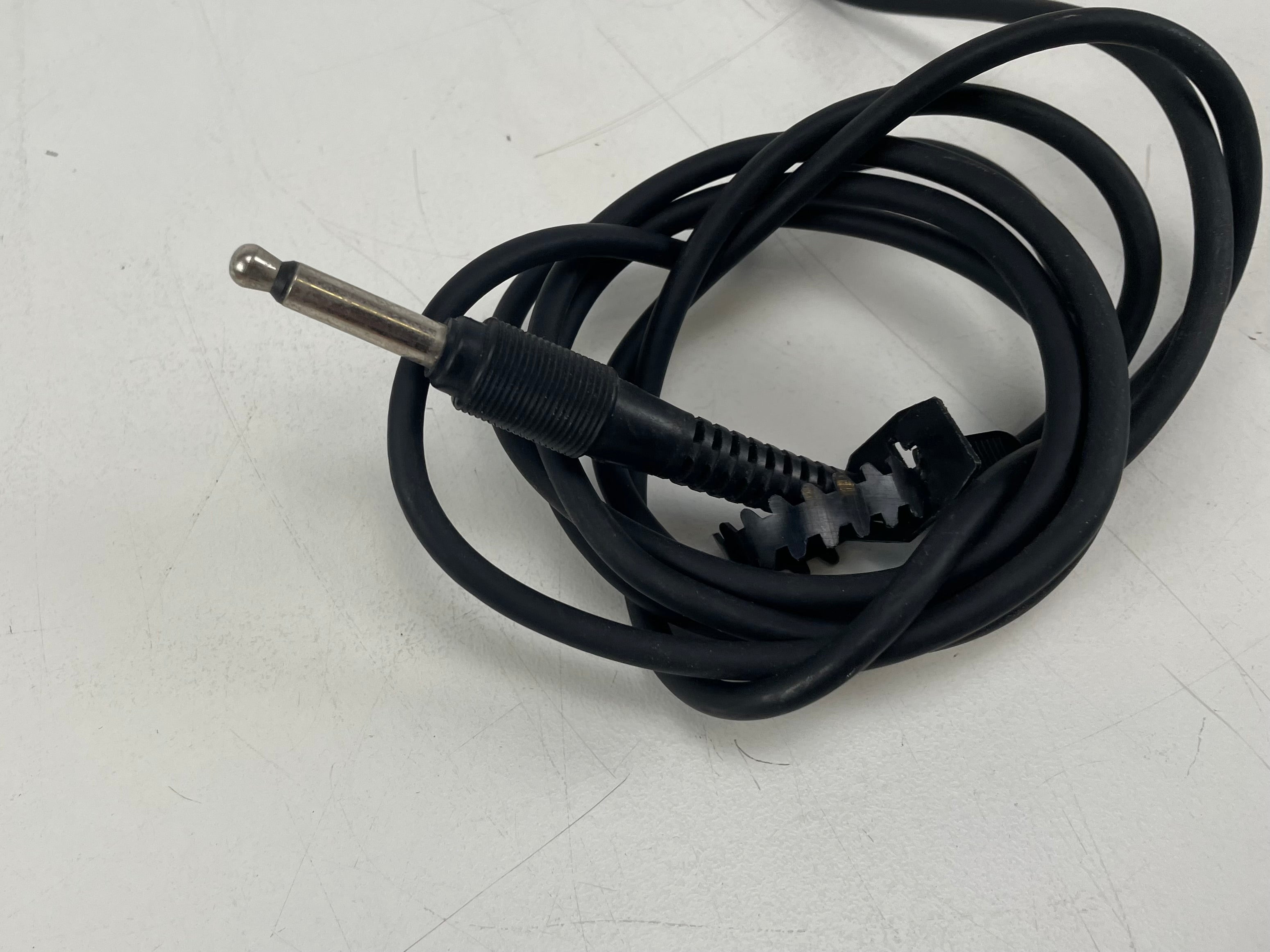 Akai - ADM-40 - Dynamic Microphone
