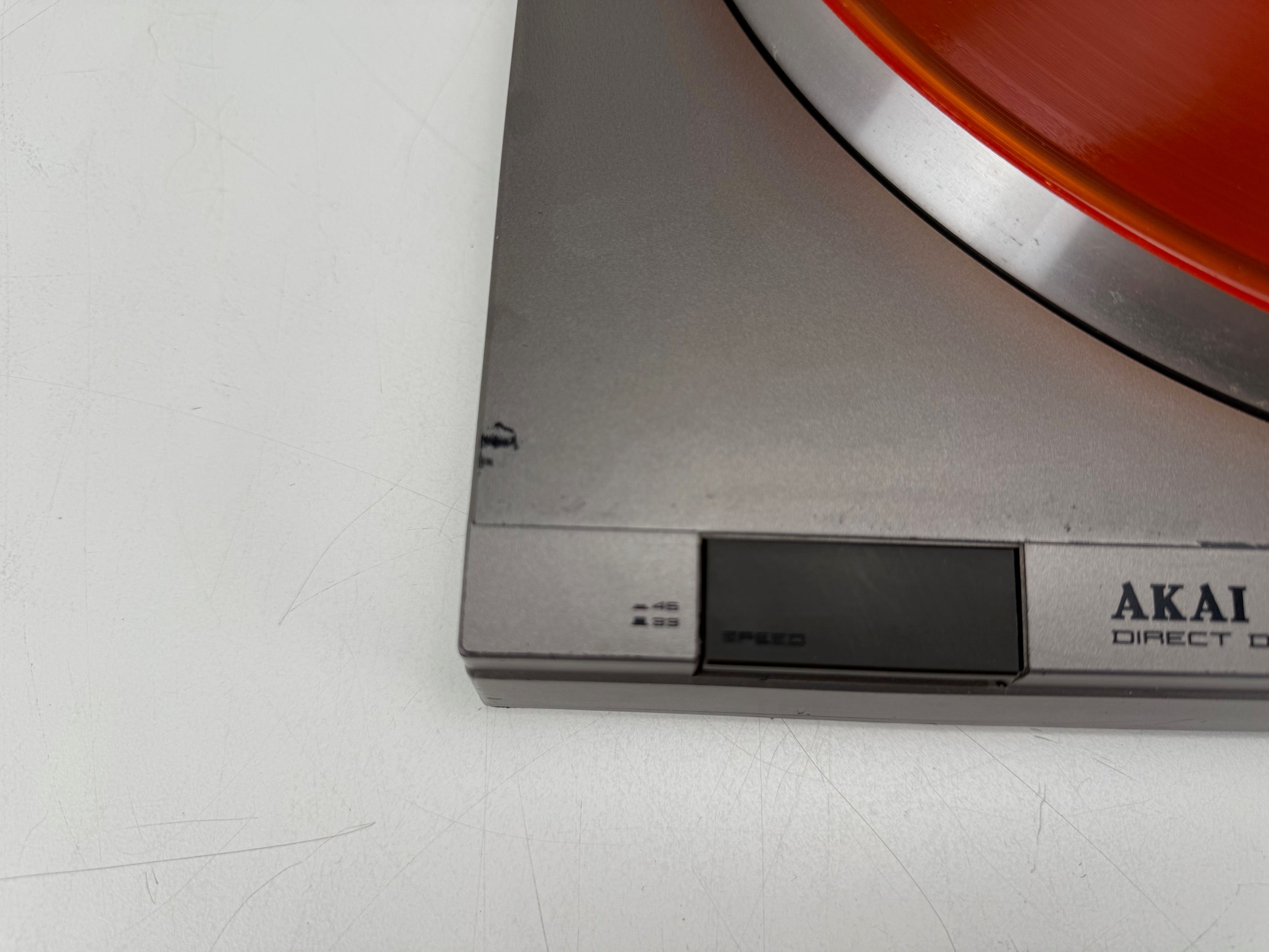 Akai AP-D210 Direct Drive draaitafel met nieuwe cartridge - Parelgrijs