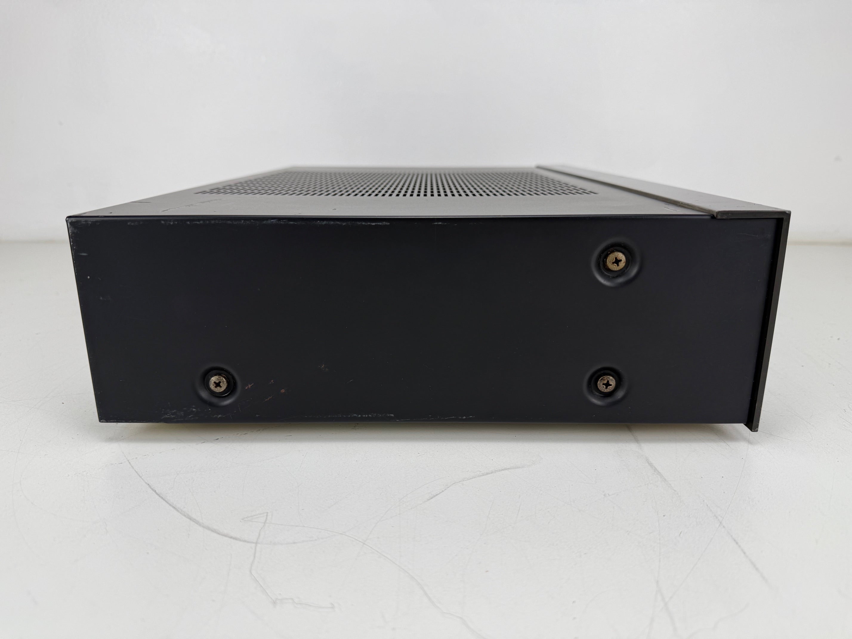 Akai AM-U02 stereo geïntegreerde versterker