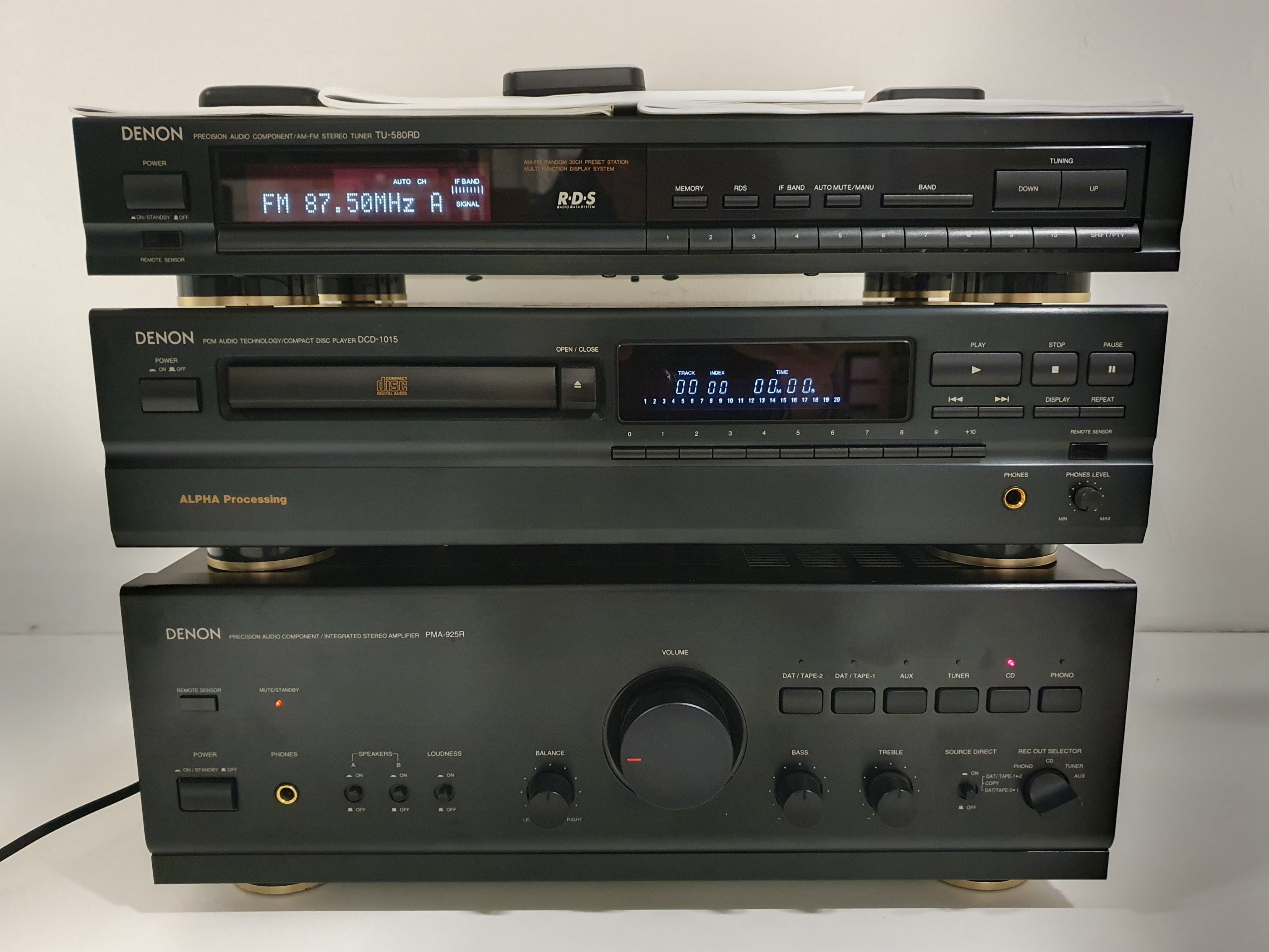 Denon PMA-95R (gereviseerd) versterker - DCD-1015 cd-speler - TU-580RD tuner - Inclusief afstandsbedieningen en handleidingen