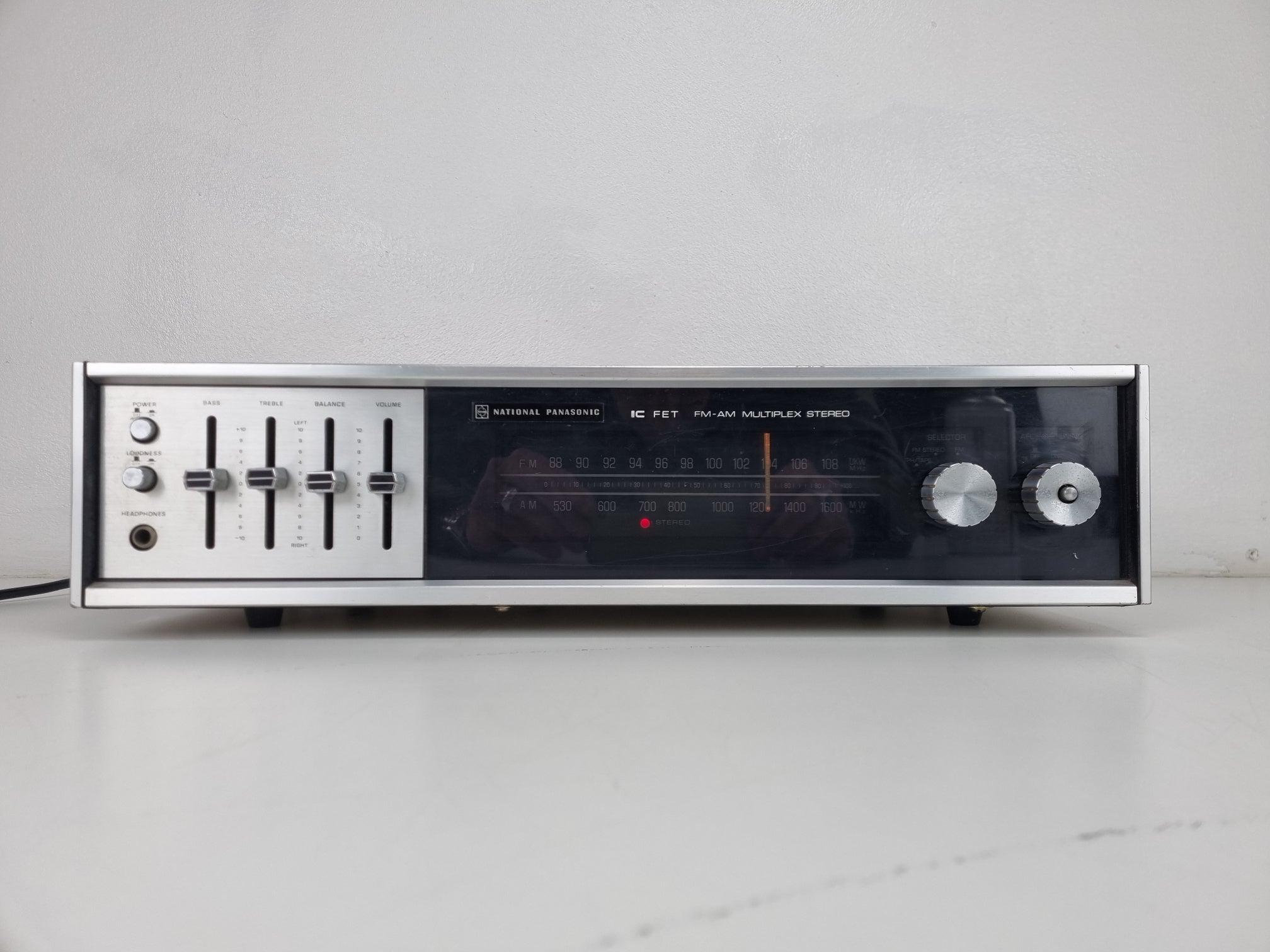 Panasonic RE-7720BS - FM-AM Stereo - New Lights - Potentionmeter Cleaned